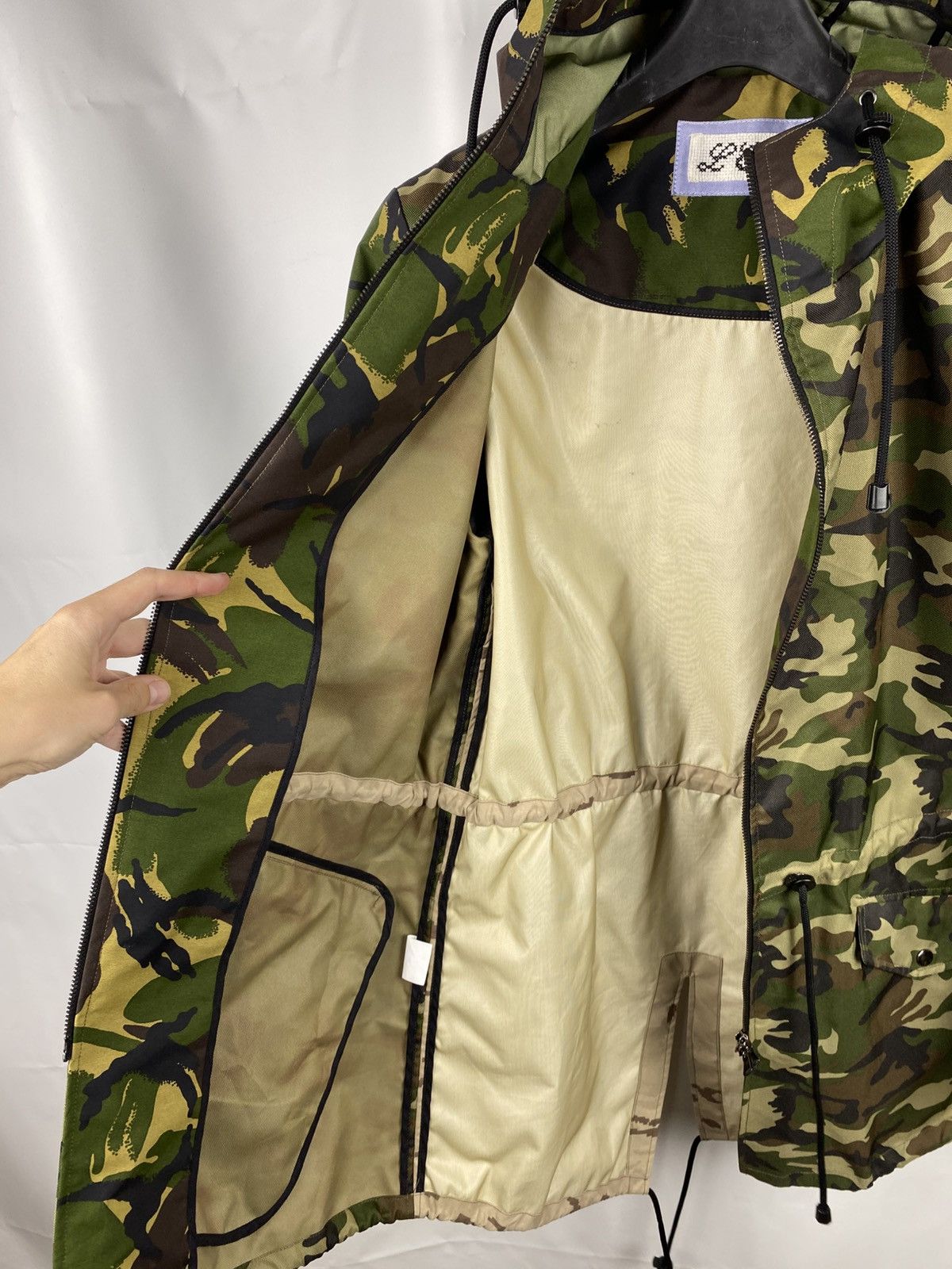 LC23 LC23 Italy Camouflage Parka Fishtail Waterproof Men size S Size US S / EU 44-46 / 1 - 13 Thumbnail