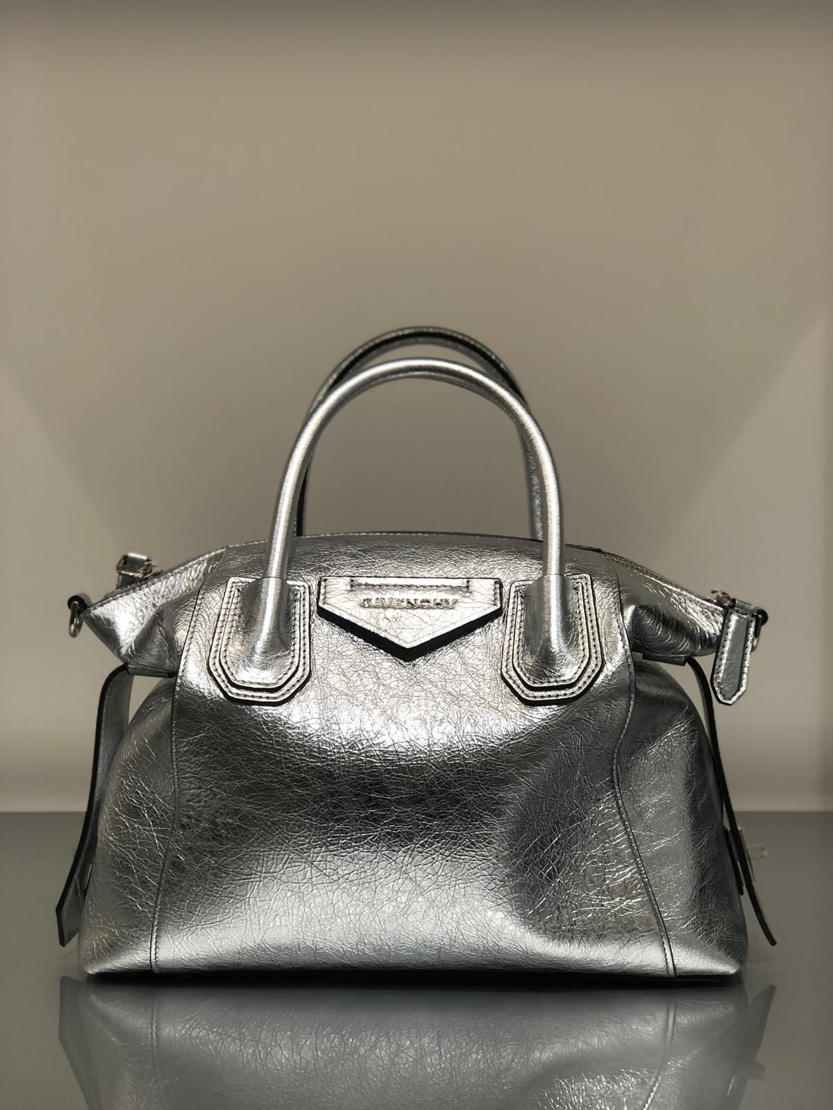 Givenchy o1srvl11e1124 Size: OS/ Antigona Soft Small Bag in Silver Size ONE SIZE - 1 Preview