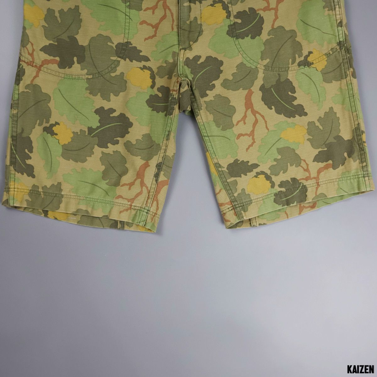 Comme des Garcons COMME DES GARCONS x JUNYA WATANABE - CAMOUFLAGE BELTED SHORT Size US 32 / EU 48 - 4 Thumbnail