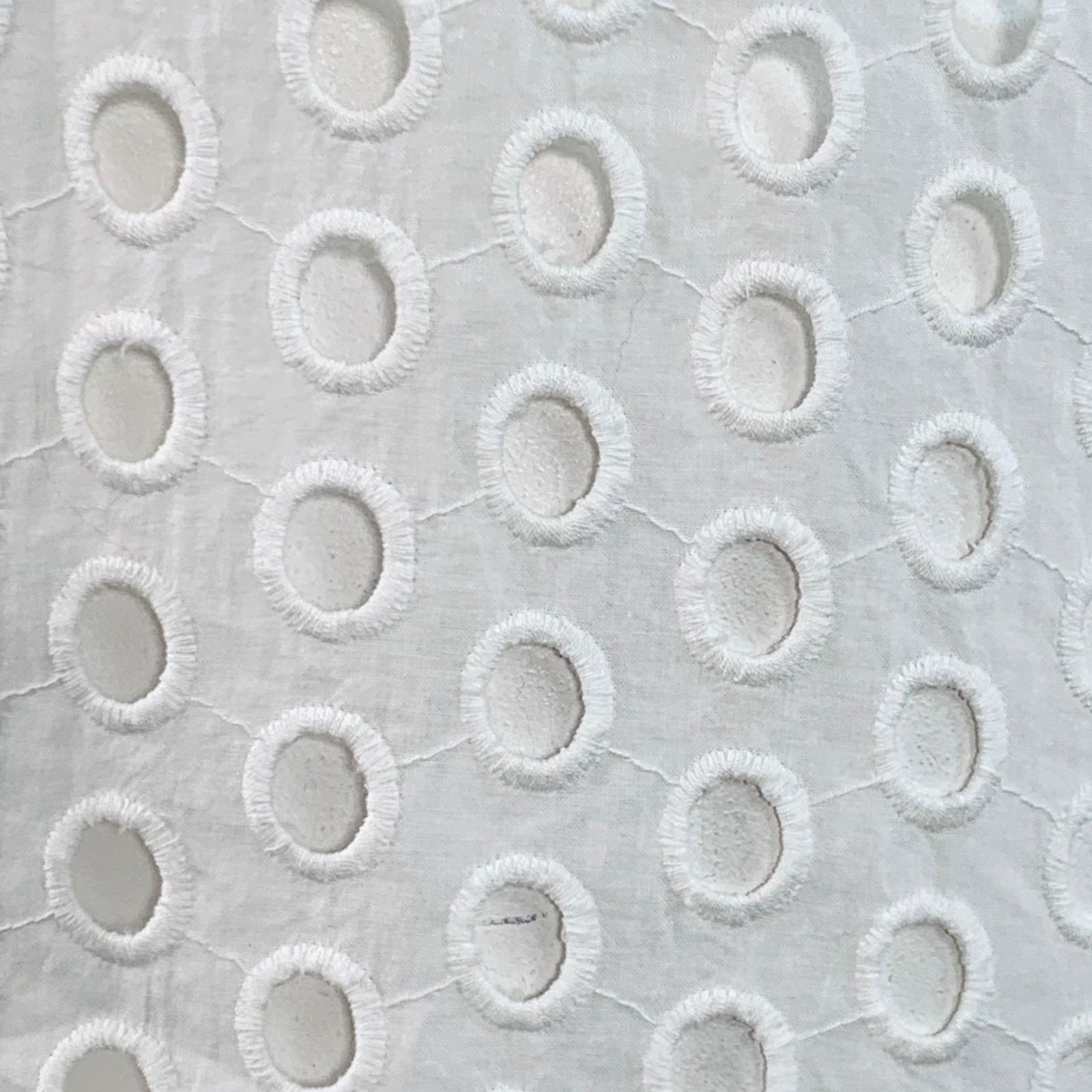 L'AGENCE L'AGENCE L White Cotton Eyelet Spread Collar Button Up Shirt Size L / US 10 / IT 46 - 2 Thumbnail
