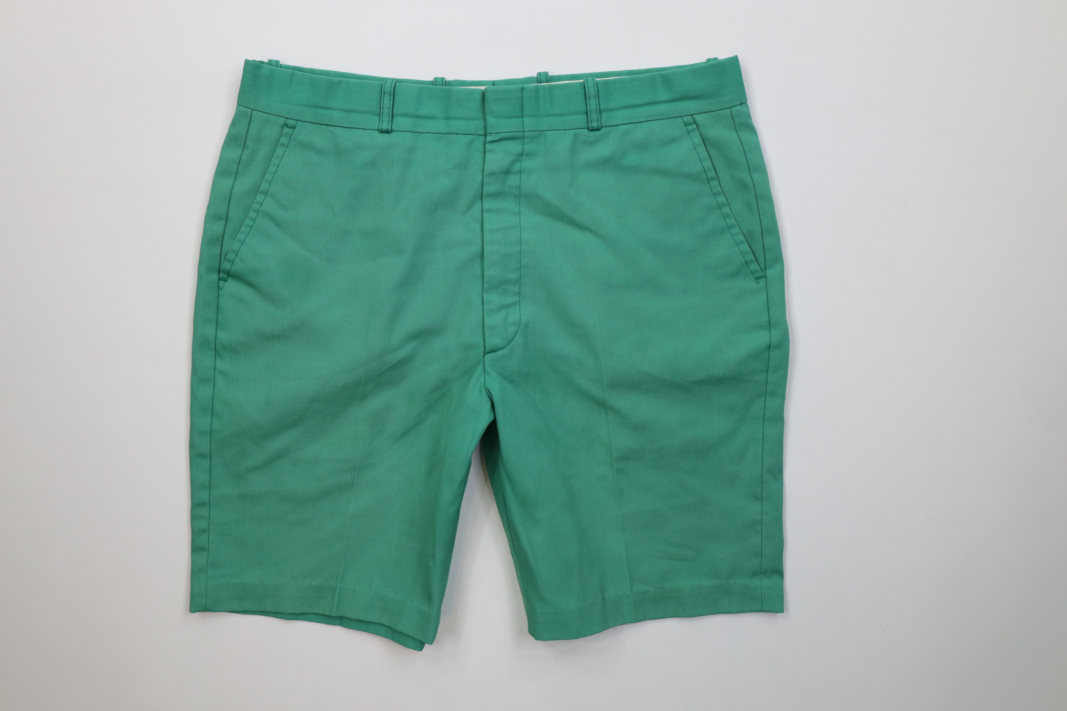 Vintage Vintage 70s Streetwear Above Knee Chino Golf Shorts USA Size US 32 / EU 48 - 1 Thumbnail