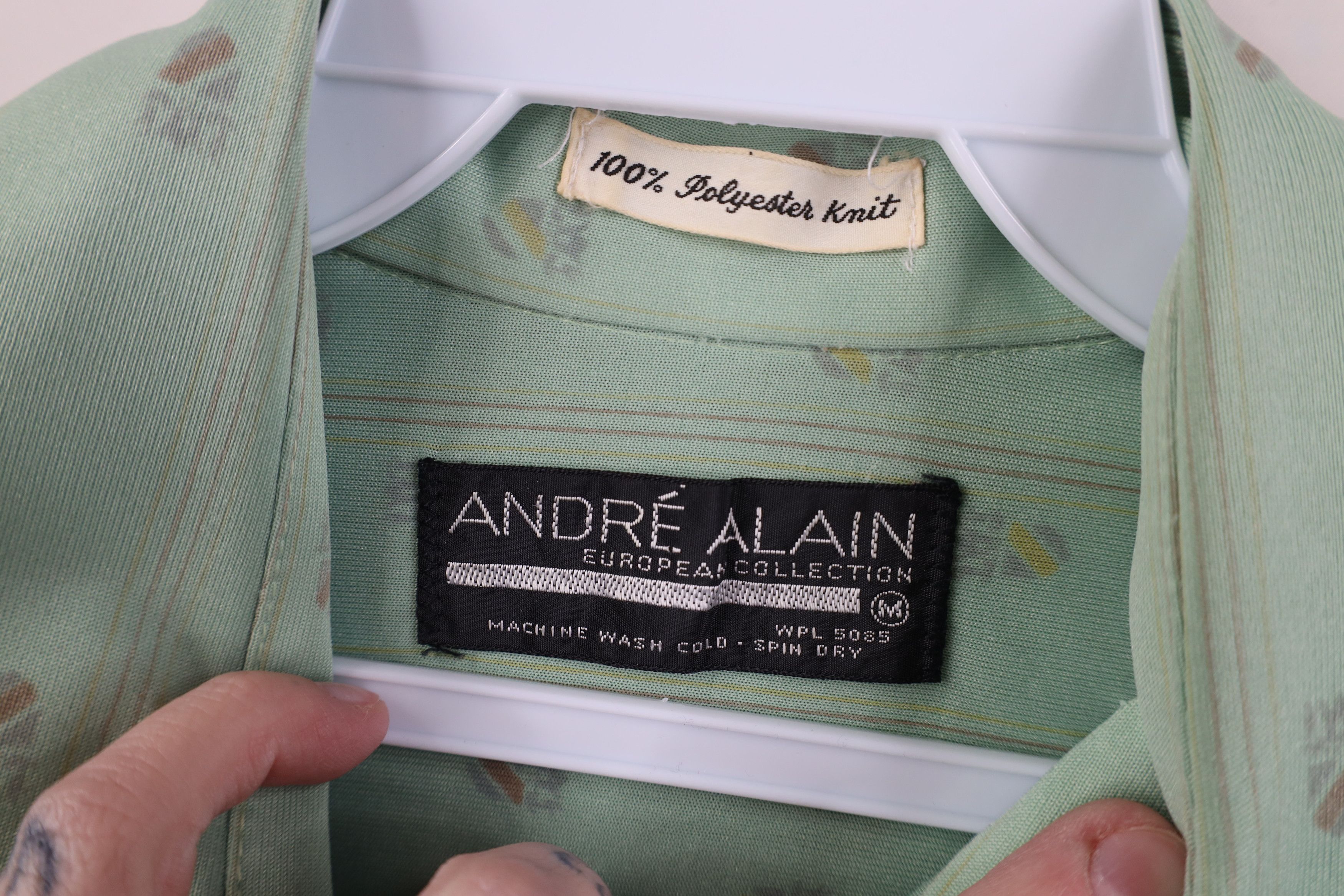 Vintage Vintage 70s Streetwear Crest Knit Collared Button Shirt Size US M / EU 48-50 / 2 - 9 Thumbnail