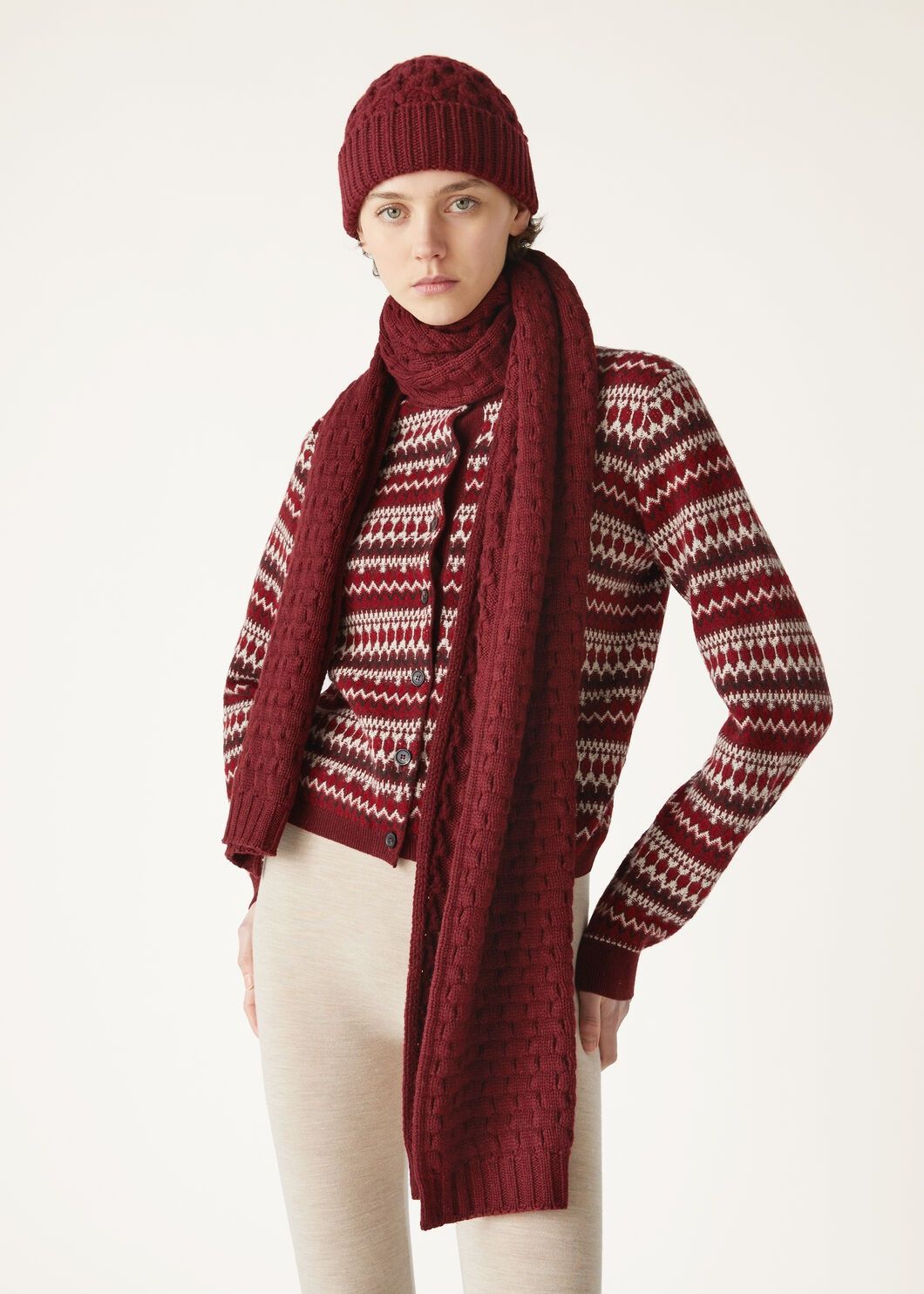 Loro Piana o1w1db10725 FAO5148 Size: OS / Vallé Scarf in Dark Red Size ONE SIZE - 2 Thumbnail