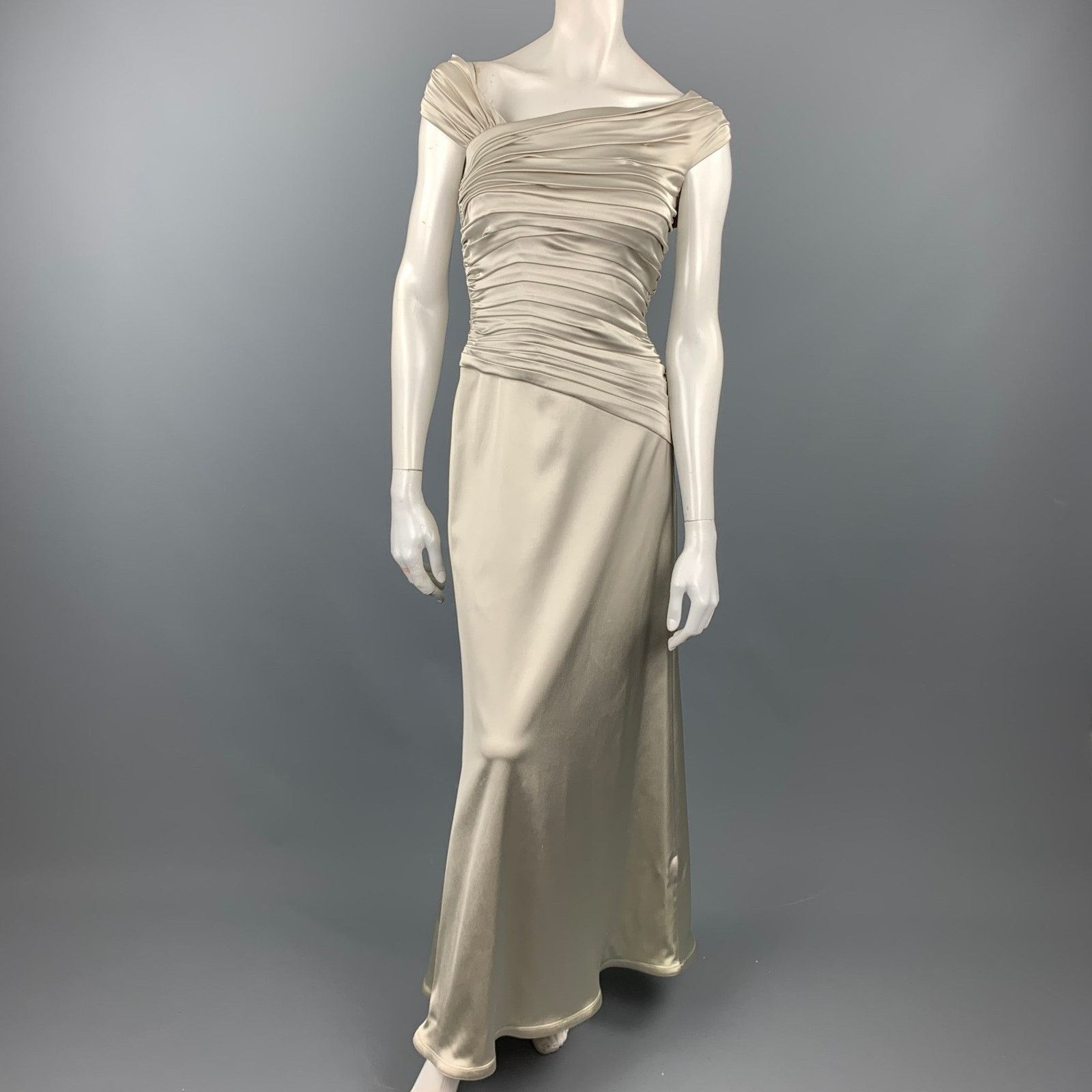 TADASHI Size 4 Silver Satin Acetate Blend Ruched Gown