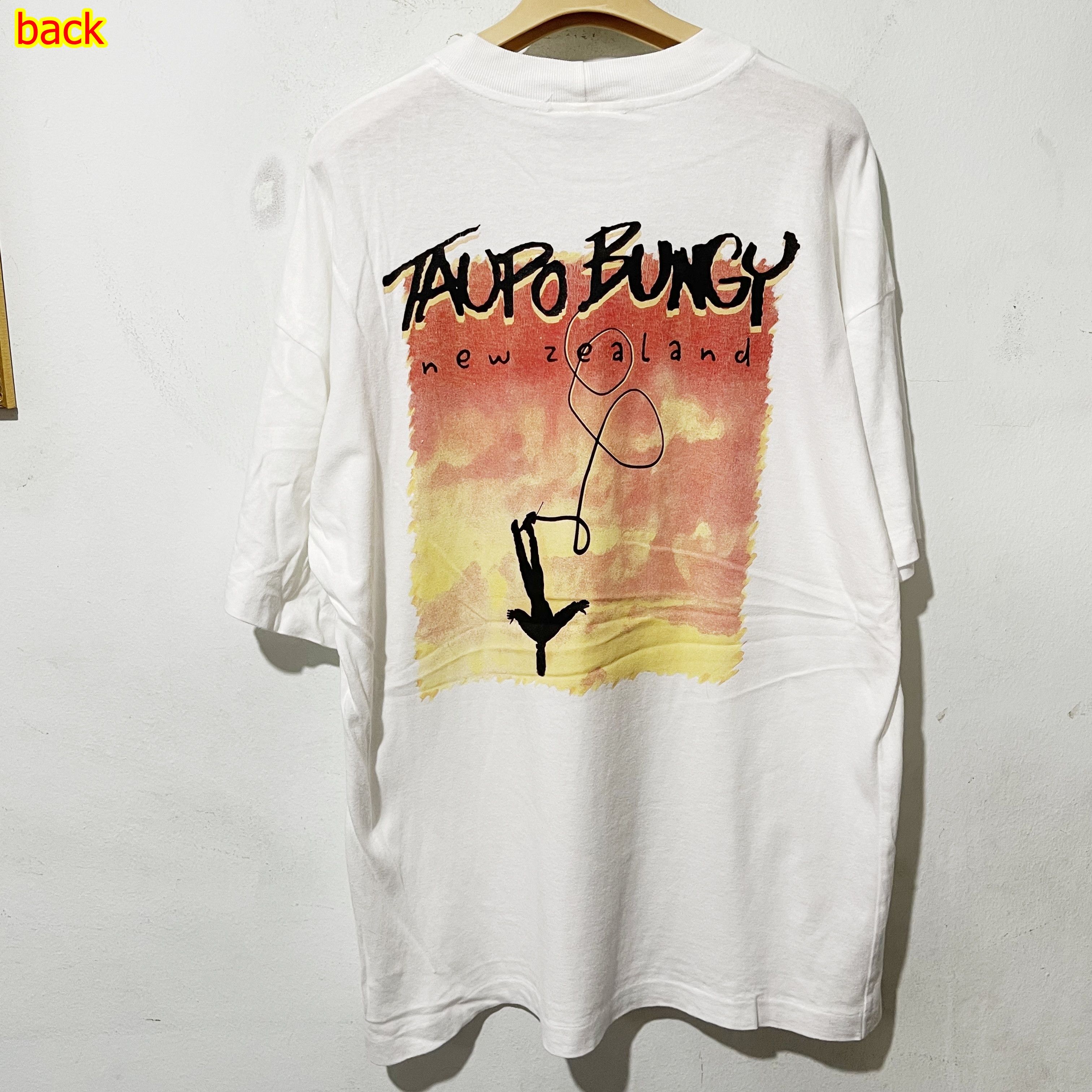 Vintage Vintage 90s Bungy T-Shirt Size US L / EU 52-54 / 3 - 1 Thumbnail