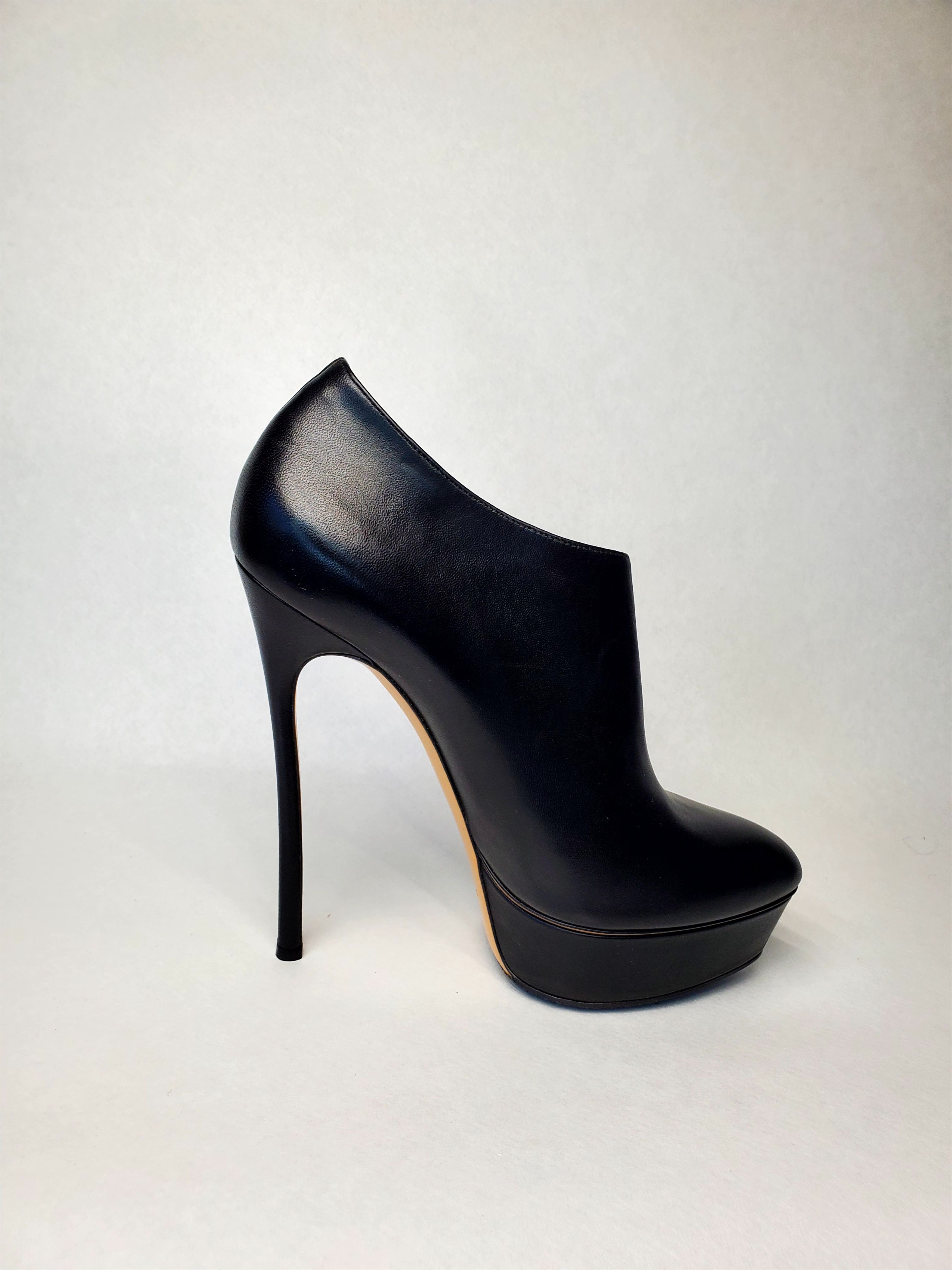 Casadei asadei Black Leather Ankle Boots 40 – New w/ Box & Dust Bag Size US 10 / IT 40 - 4 Thumbnail