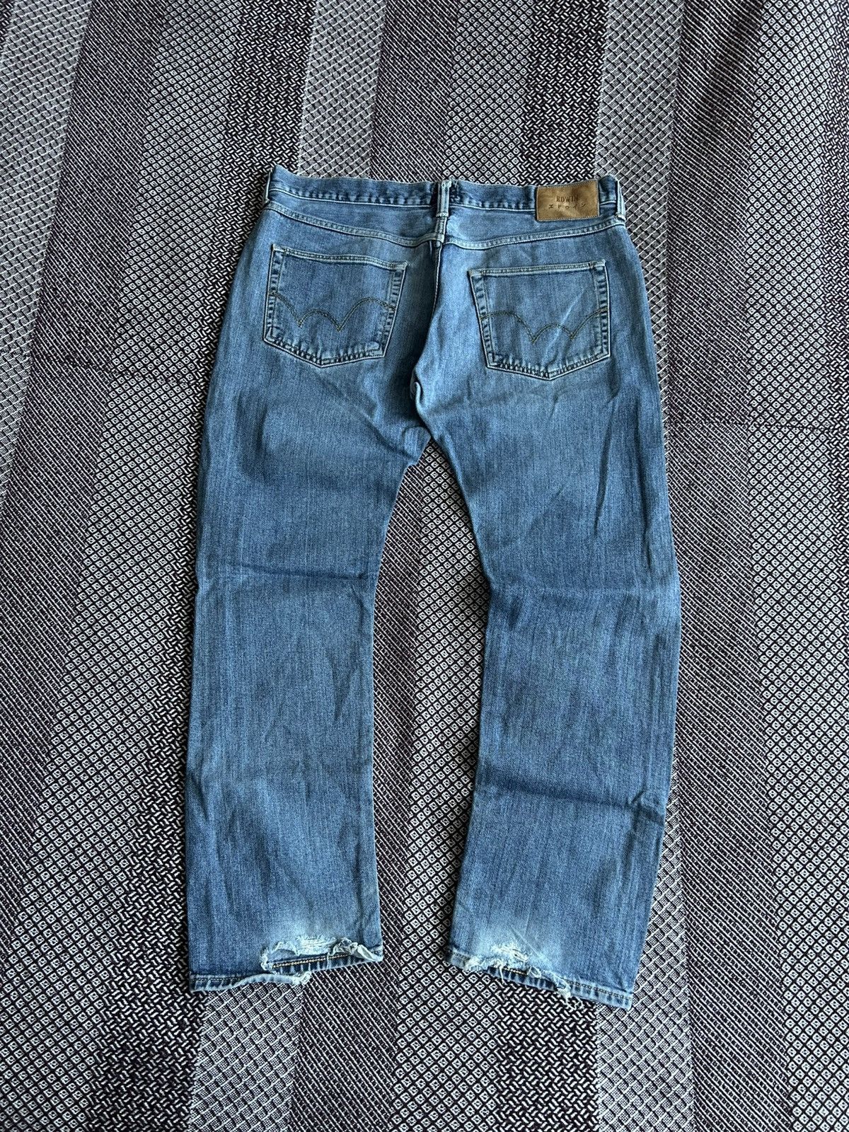 Edwin Vintage Edwin Regular Tapered Japanese Denim Faded Size 36 Size US 36 / EU 52 - 1 Thumbnail
