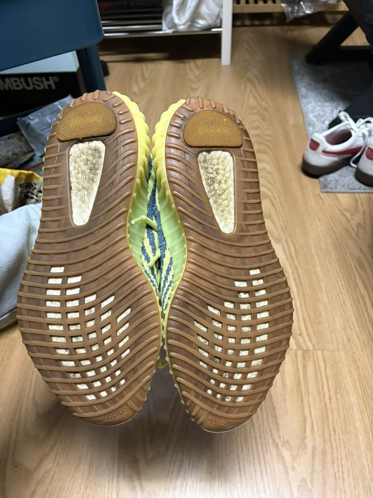 Adidas Adidas Yeezy Boost 350 V2 Size US 9.5 / EU 42-43 - 3 Thumbnail