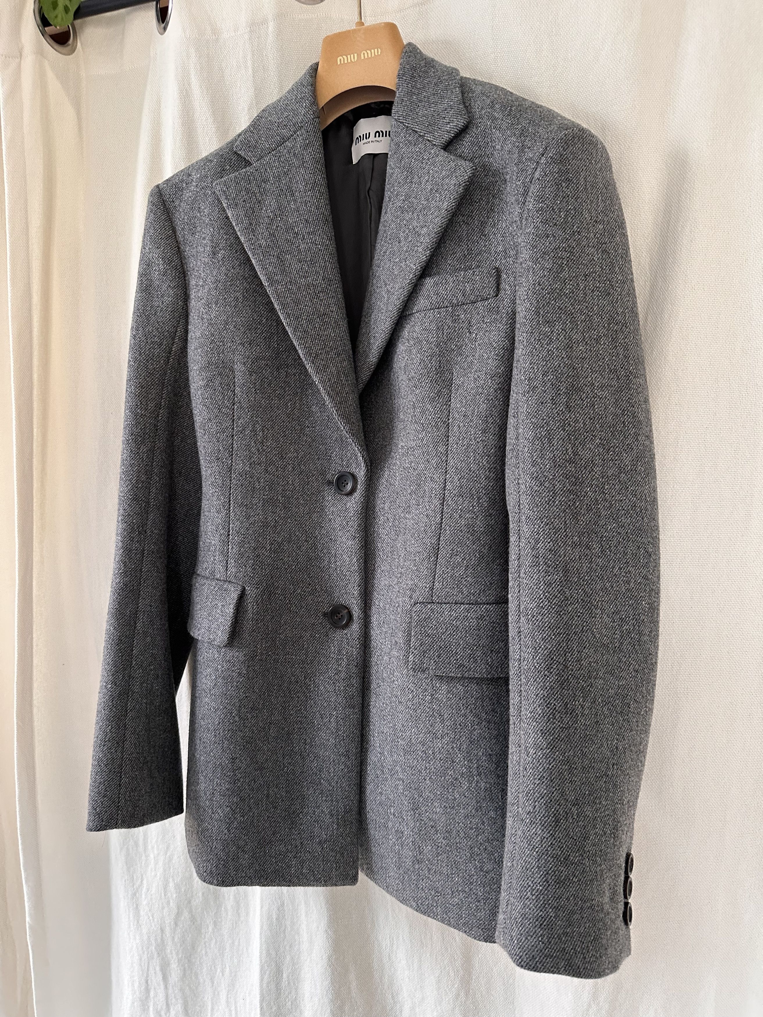 Miu Miu Miu Miu wool embossed logo blazer Size XS / US 0-2 / IT 36-38 - 1 Thumbnail