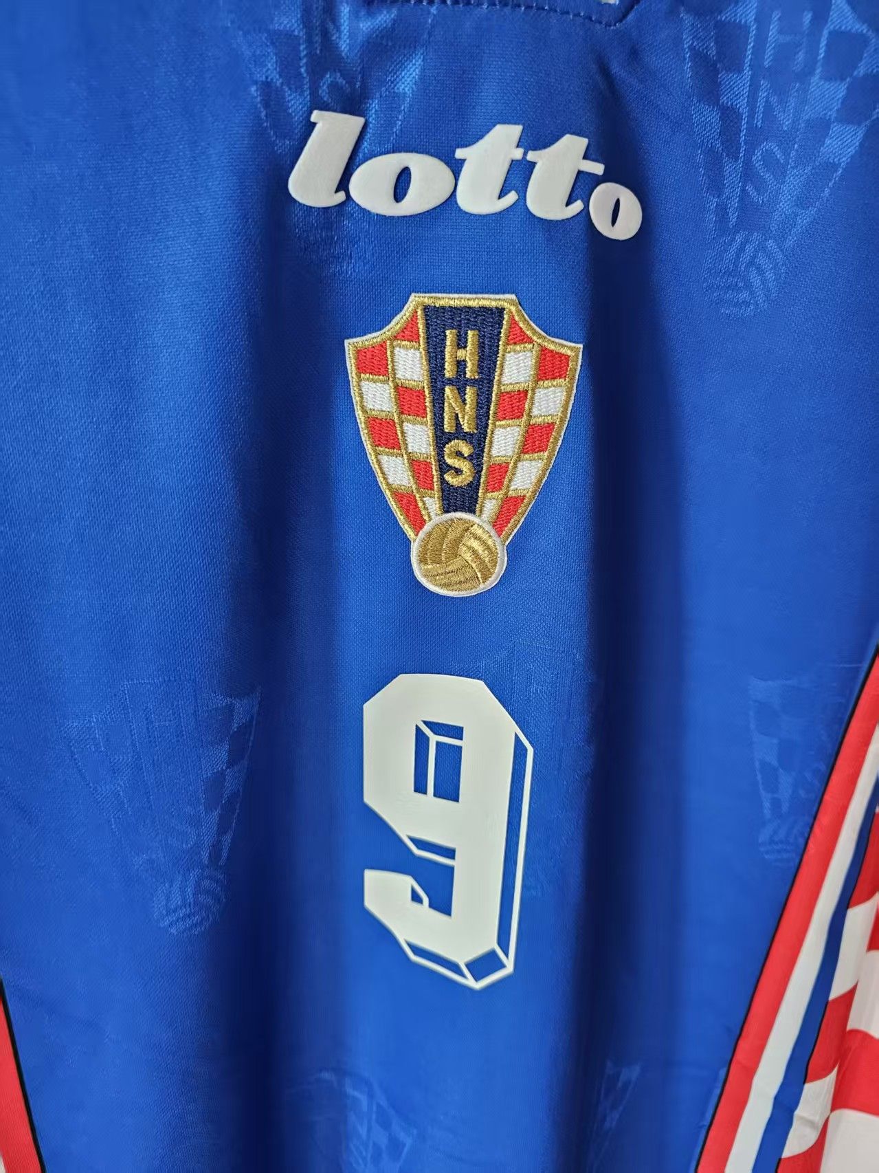 Other 1998 Croatia #9 Davor Šuker Jersey Home Size US L / EU 52-54 / 3 - 4 Thumbnail