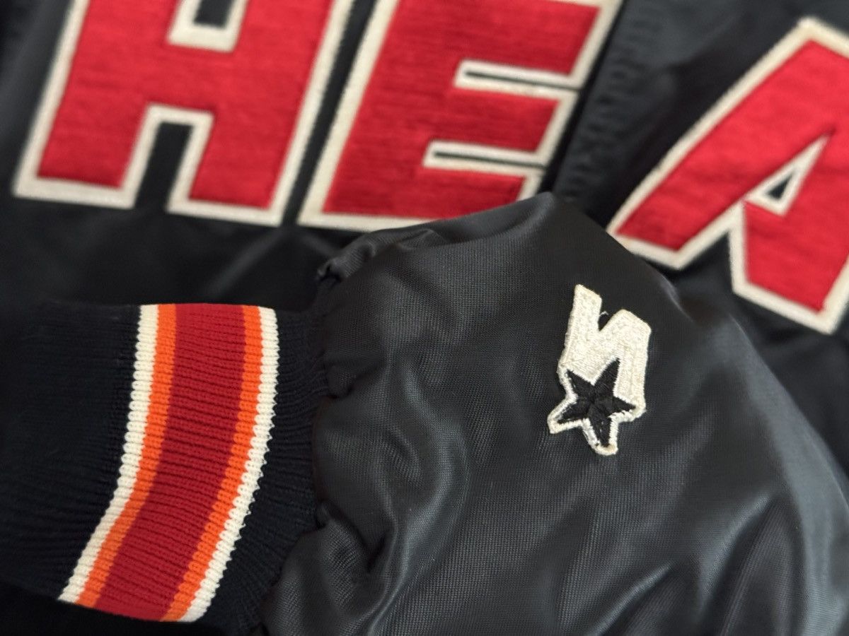 Starter Vintage Starter Satin jacket Miami heat near new size L Size US L / EU 52-54 / 3 - 6 Thumbnail