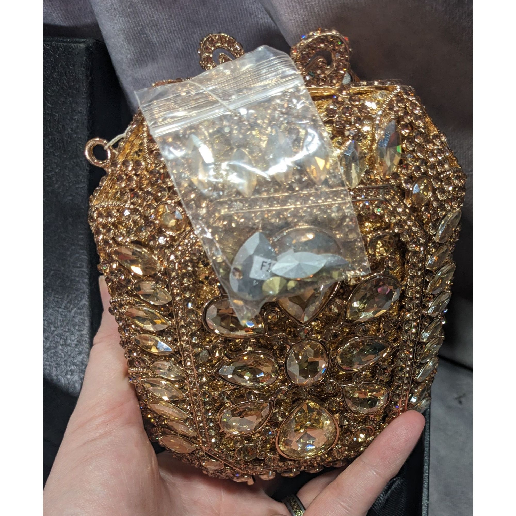 Other Luxury Rhinestone Encrusted Evening Bag Gold Tone With Remov Size ONE SIZE - 14 Thumbnail