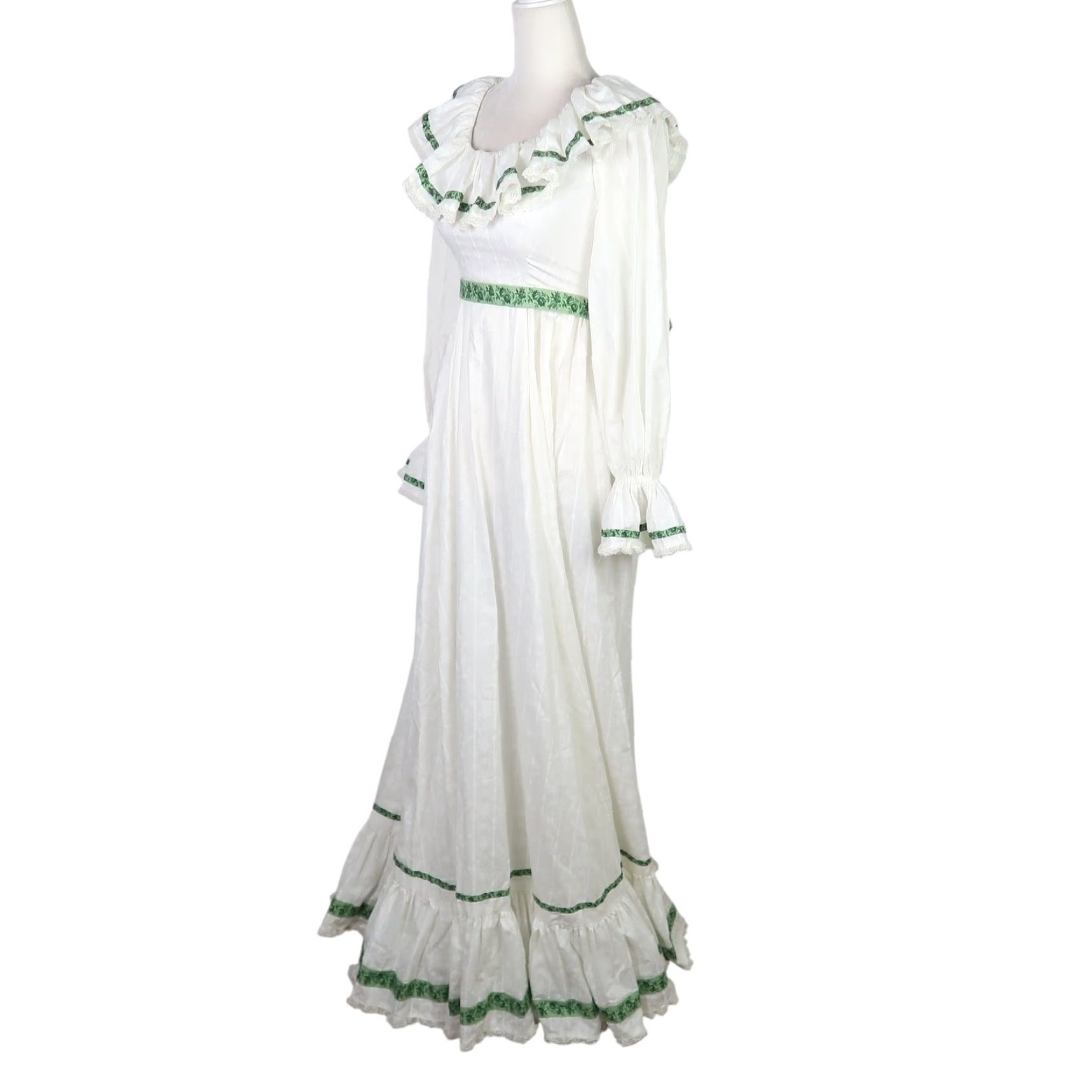 Vintage VINTAGE 70s White Floral Maxi Dress XS Women Long Sleeve Bohemian Prairie Frilly Collar Flounce Belt Formal Party/Cocktail Dress Size XS / US 0-2 / IT 36-38 - 3 Thumbnail
