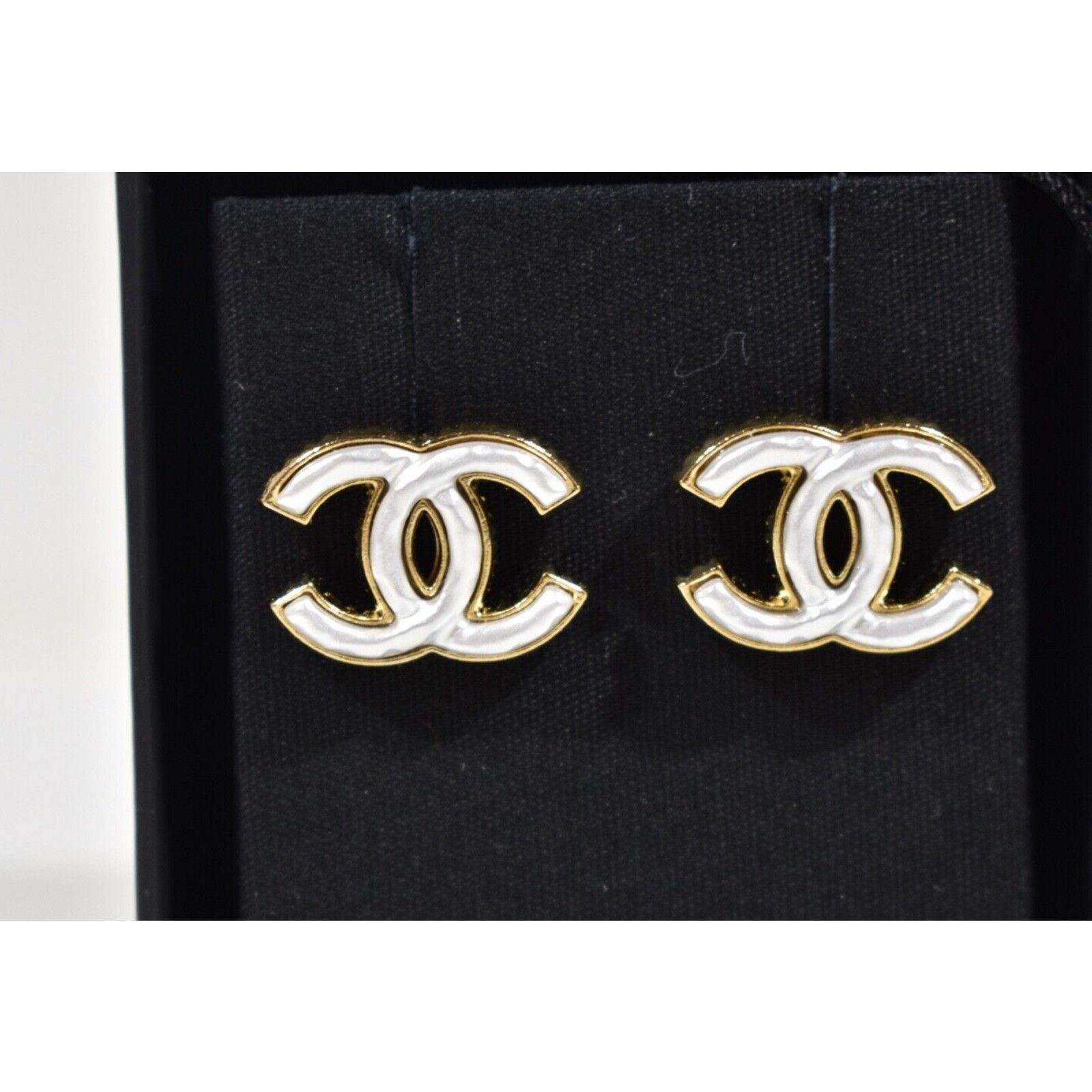 Chanel Chanel Gold Pearl White Interlocking Statement Stud Earrings Size ONE SIZE - 8 Thumbnail
