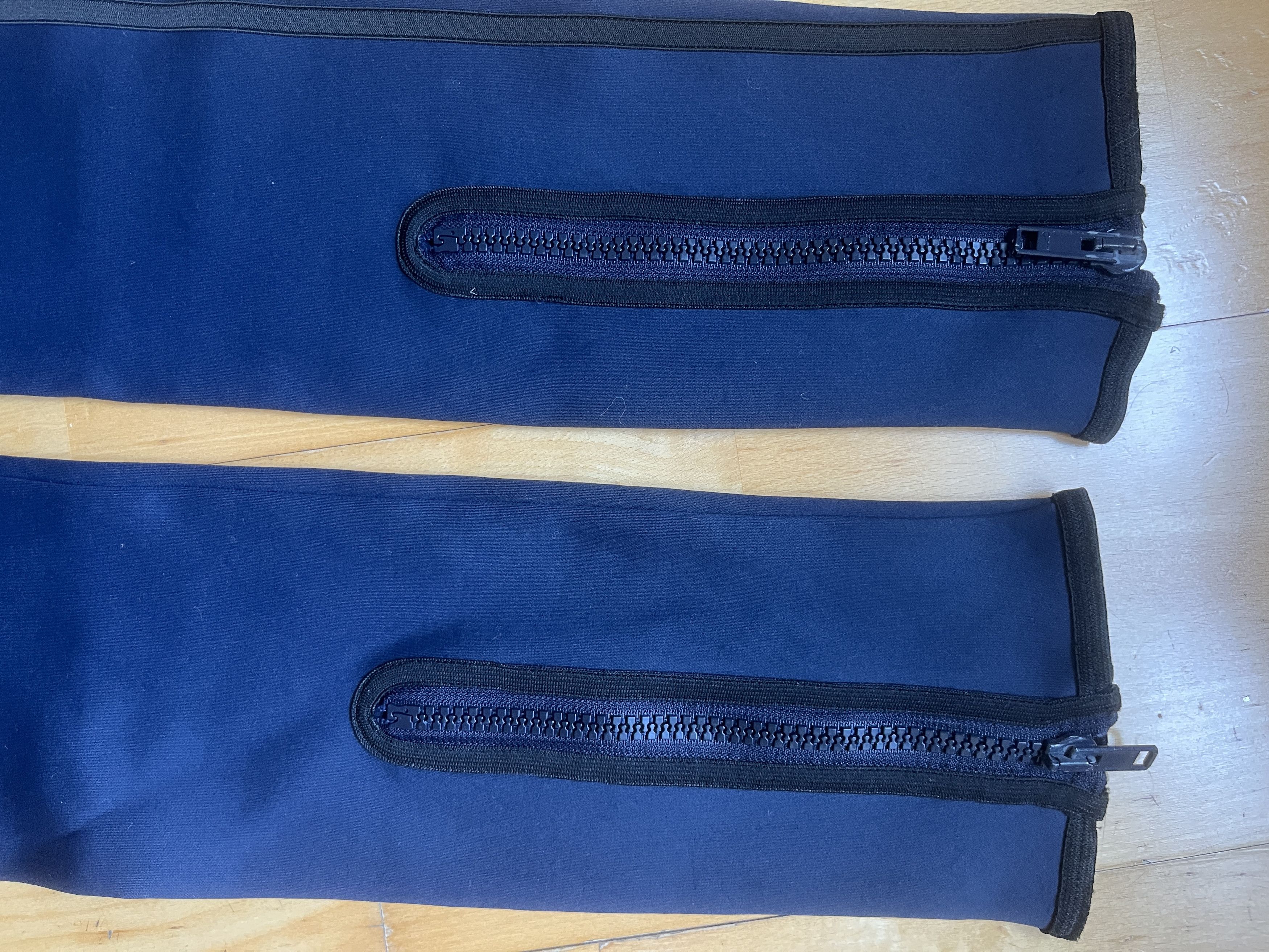 Raf Simons Raf Simons AW2005 “Waves” neoprene trousers Size US 32 / EU 48 - 2 Thumbnail