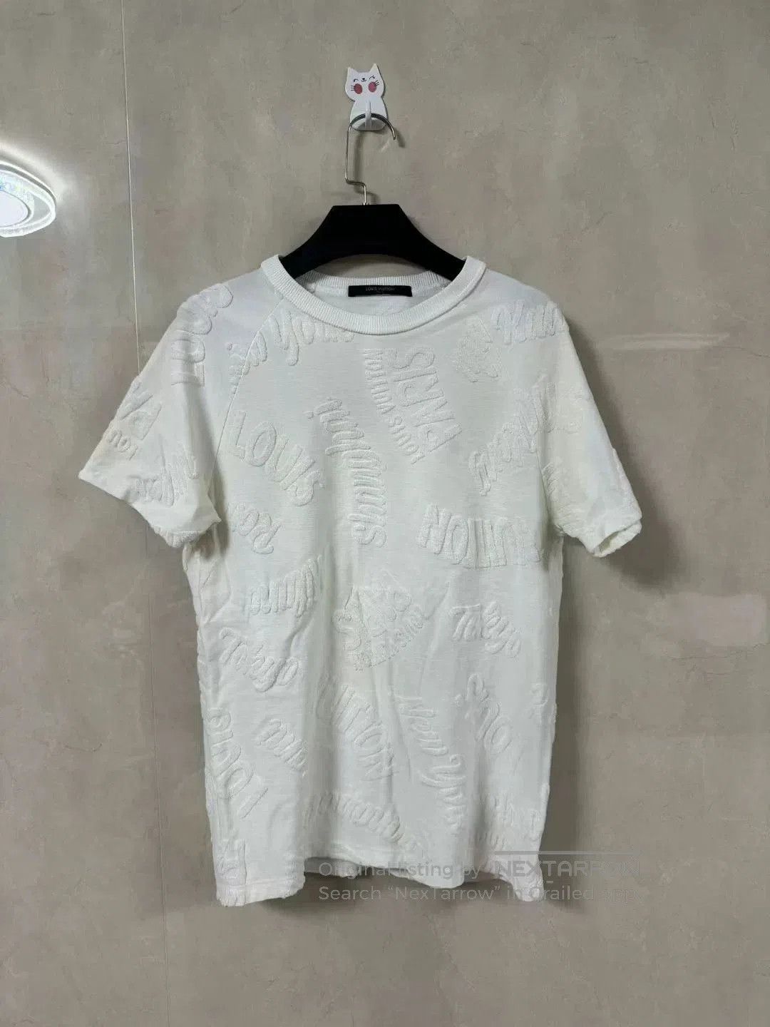 Louis Vuitton Louis Vuitton White Bullet Screen Towel Short Sleeve. Size US XS / EU 42 / 0 - 1 Thumbnail