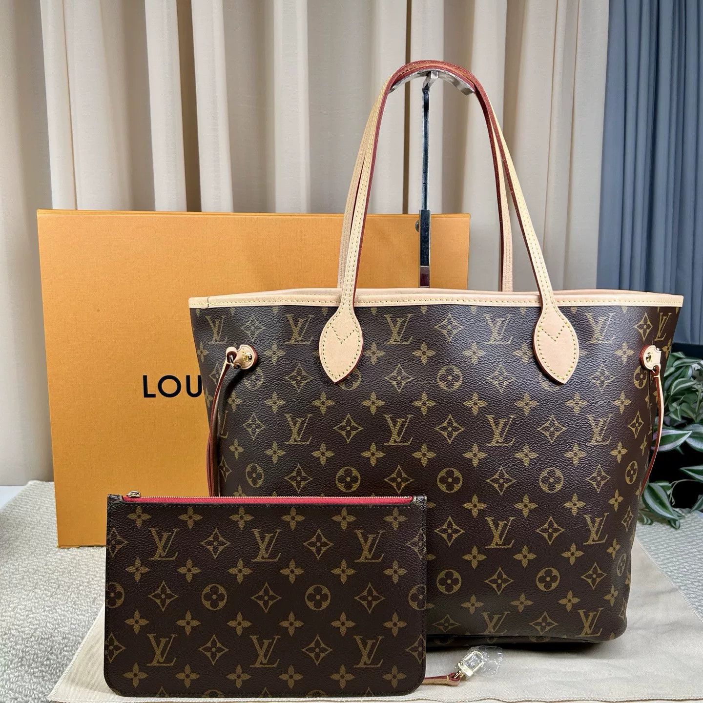 Louis Vuitton Pre-loved Bag Very good condition Size ONE SIZE - 1 Thumbnail