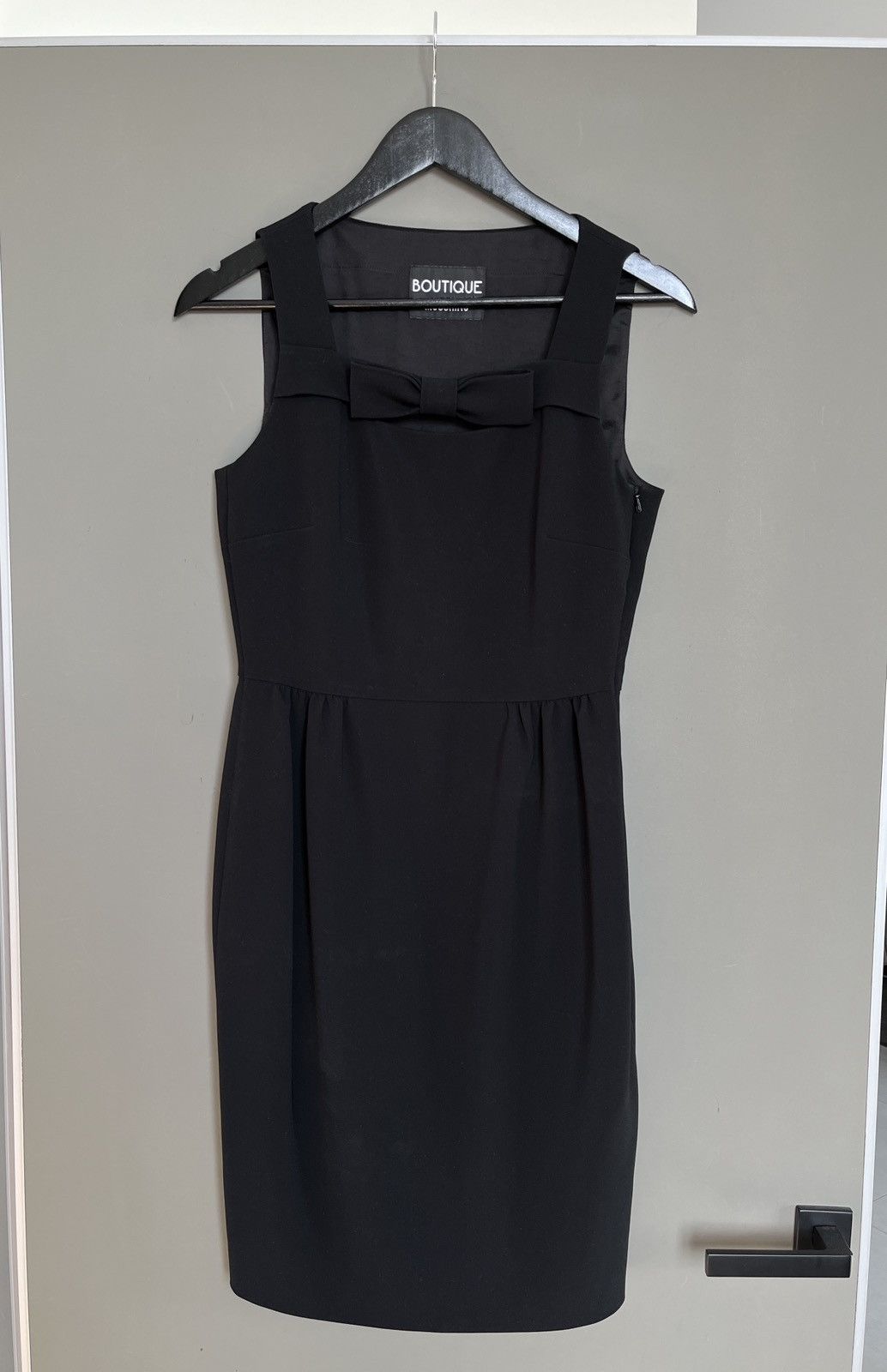 Boutique Moschino Boutique Moschino Classic Black Dress Size M / US 6-8 / IT 42-44 - 1 Thumbnail
