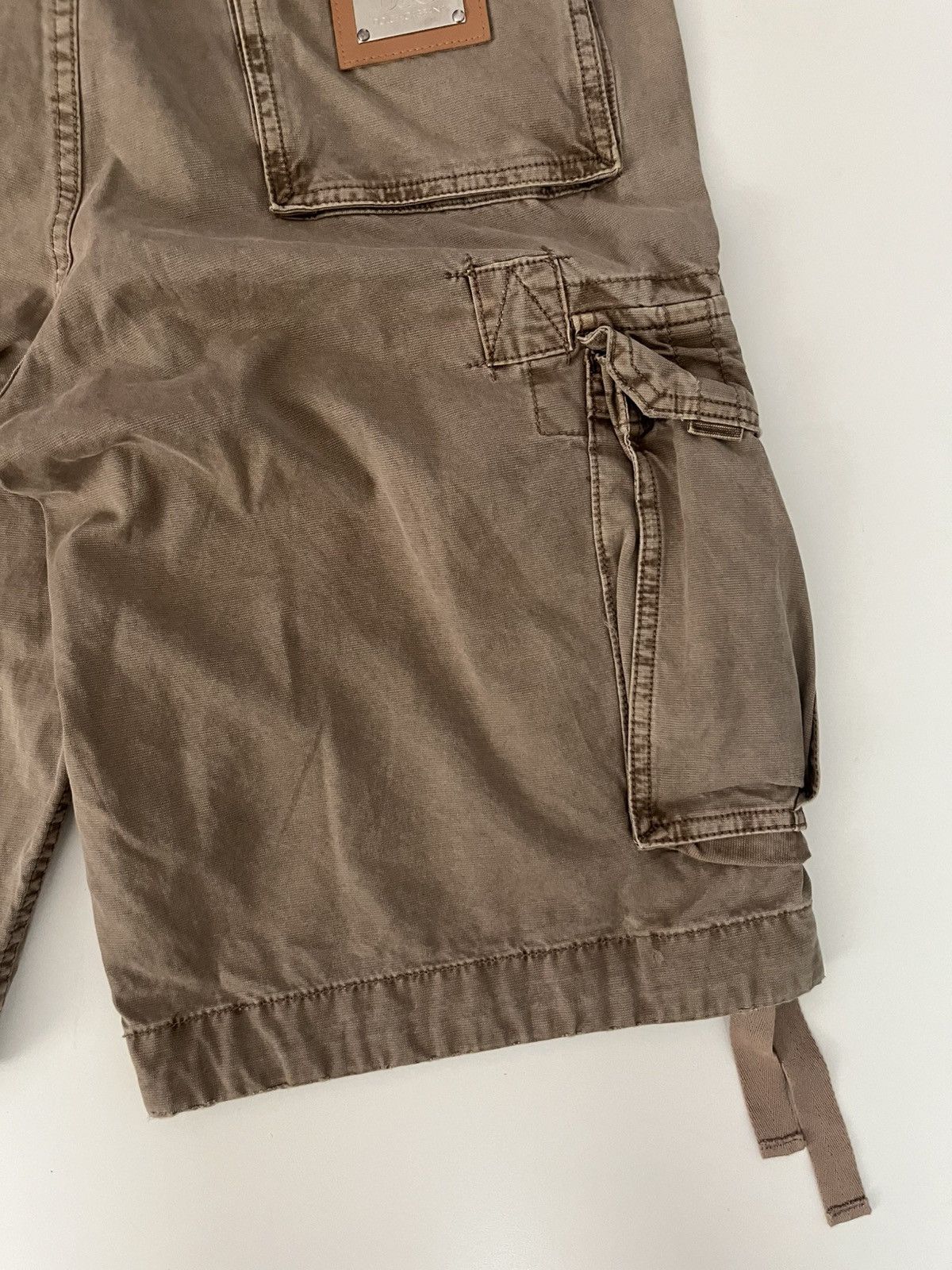 Dolce & Gabbana 2003 dolce gabbana 10 pockets cargo shorts Size US 34 / EU 50 - 11 Thumbnail