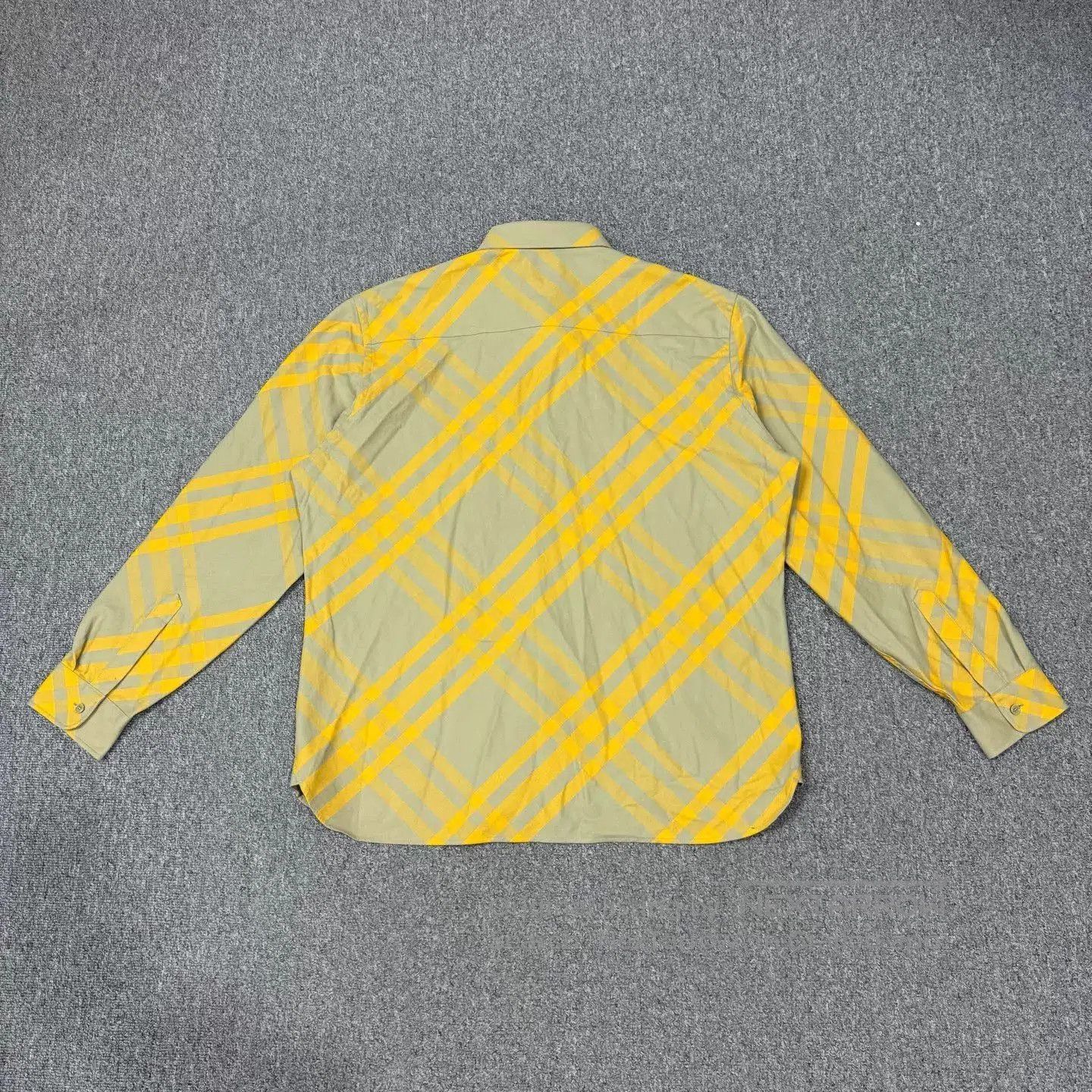 Burberry Multi Check Long Sleeve Button-Up Shirt. Size US XL / EU 56 / 4 - 2 Thumbnail