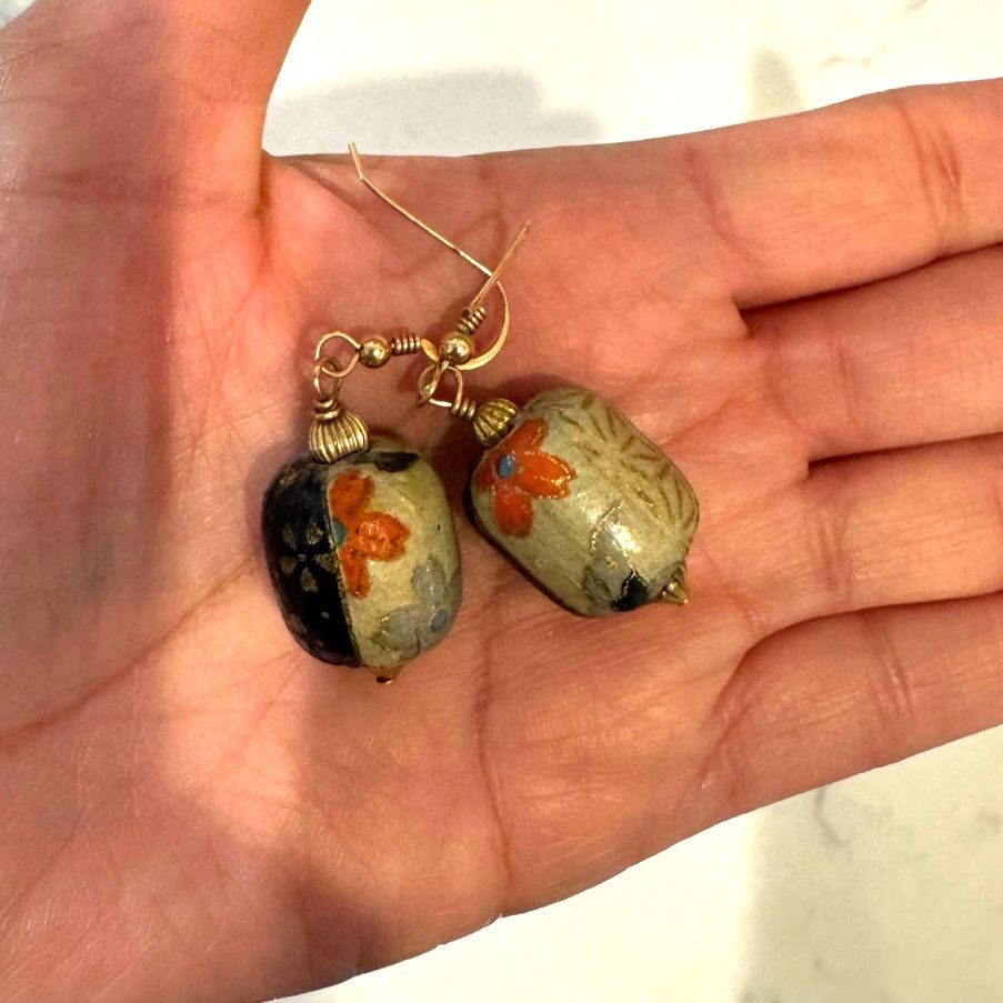 Handmade Vintage paper wrapped wooden bead dangle earrings handmade Size ONE SIZE - 3 Thumbnail