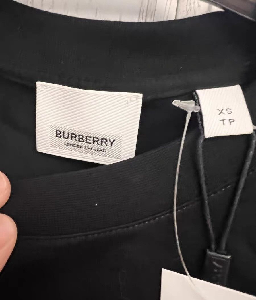 Burberry Burberry Classic Slogan Logo Short Sleeve T-Shirt, Black Size US XS / EU 42 / 0 - 3 Thumbnail