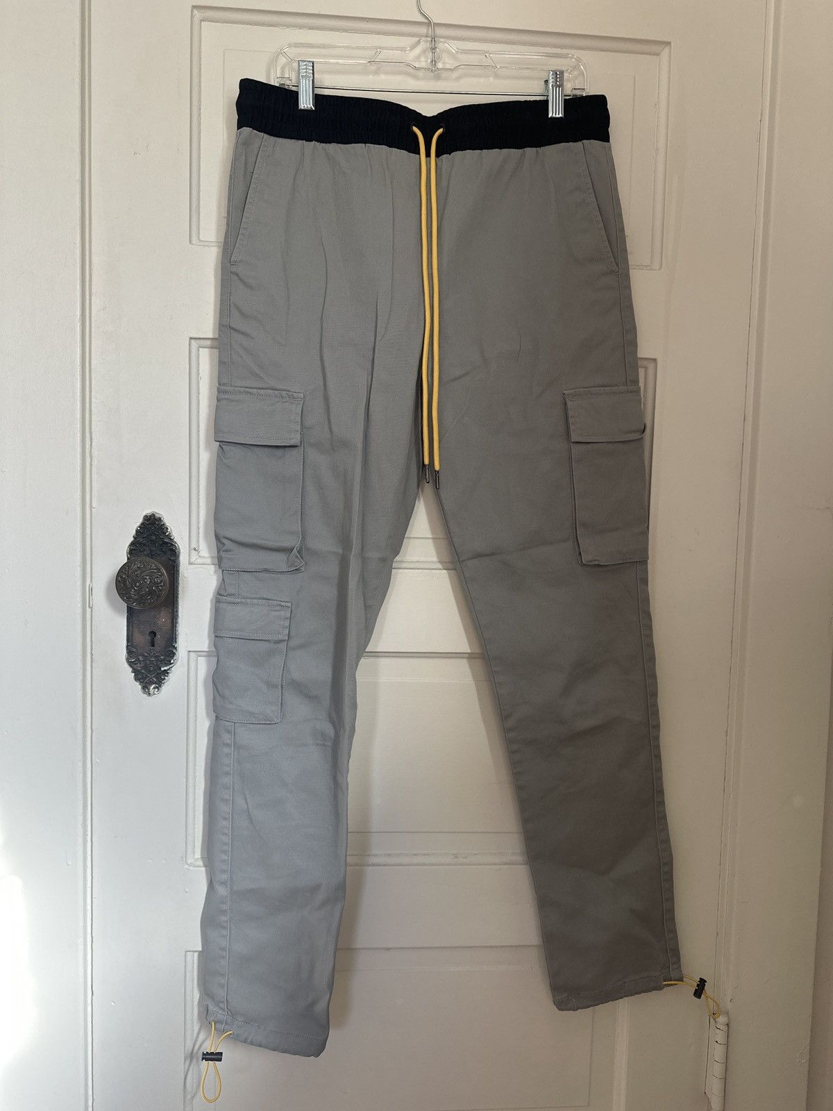 Young And Reckless Grey Cargo Pants Size US 32 / EU 48 - 1 Thumbnail