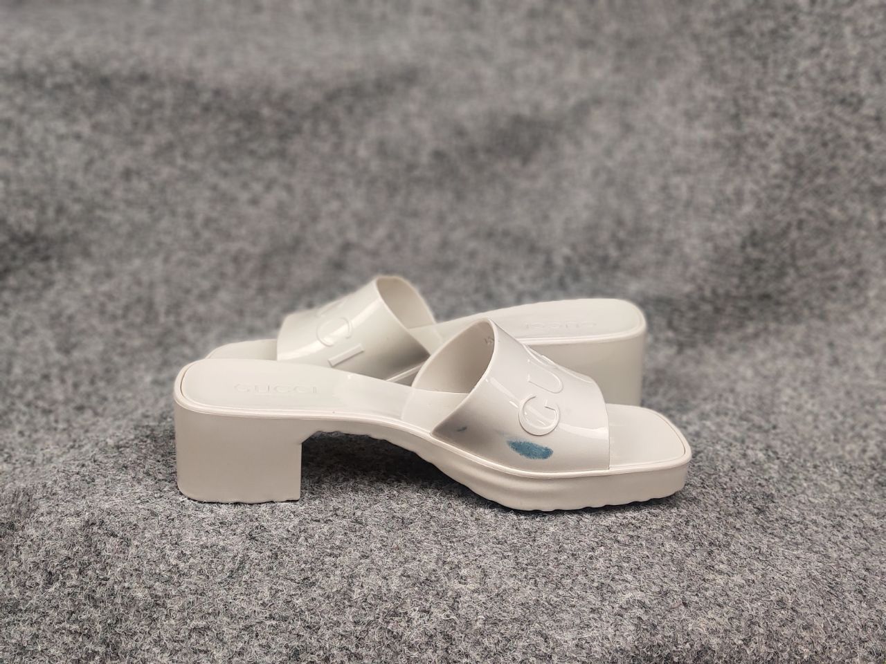 Gucci Gucci Rubber Logo Platform Slide Sandal Mystic White Mules Size US 11 / IT 41 - 10 Thumbnail