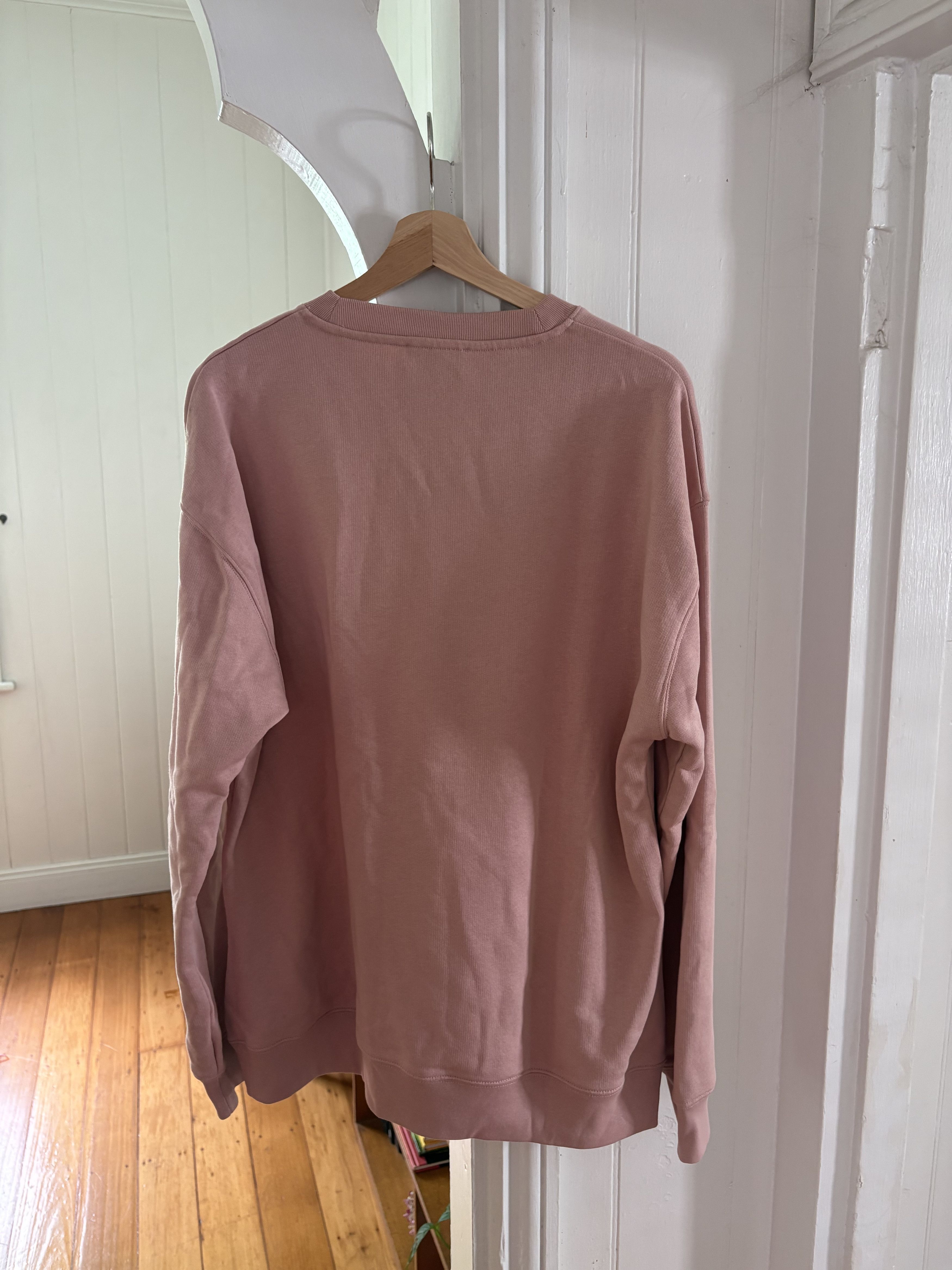Acne Studios Acne Studios pink pigeon sweater Size US L / EU 52-54 / 3 - 4 Thumbnail