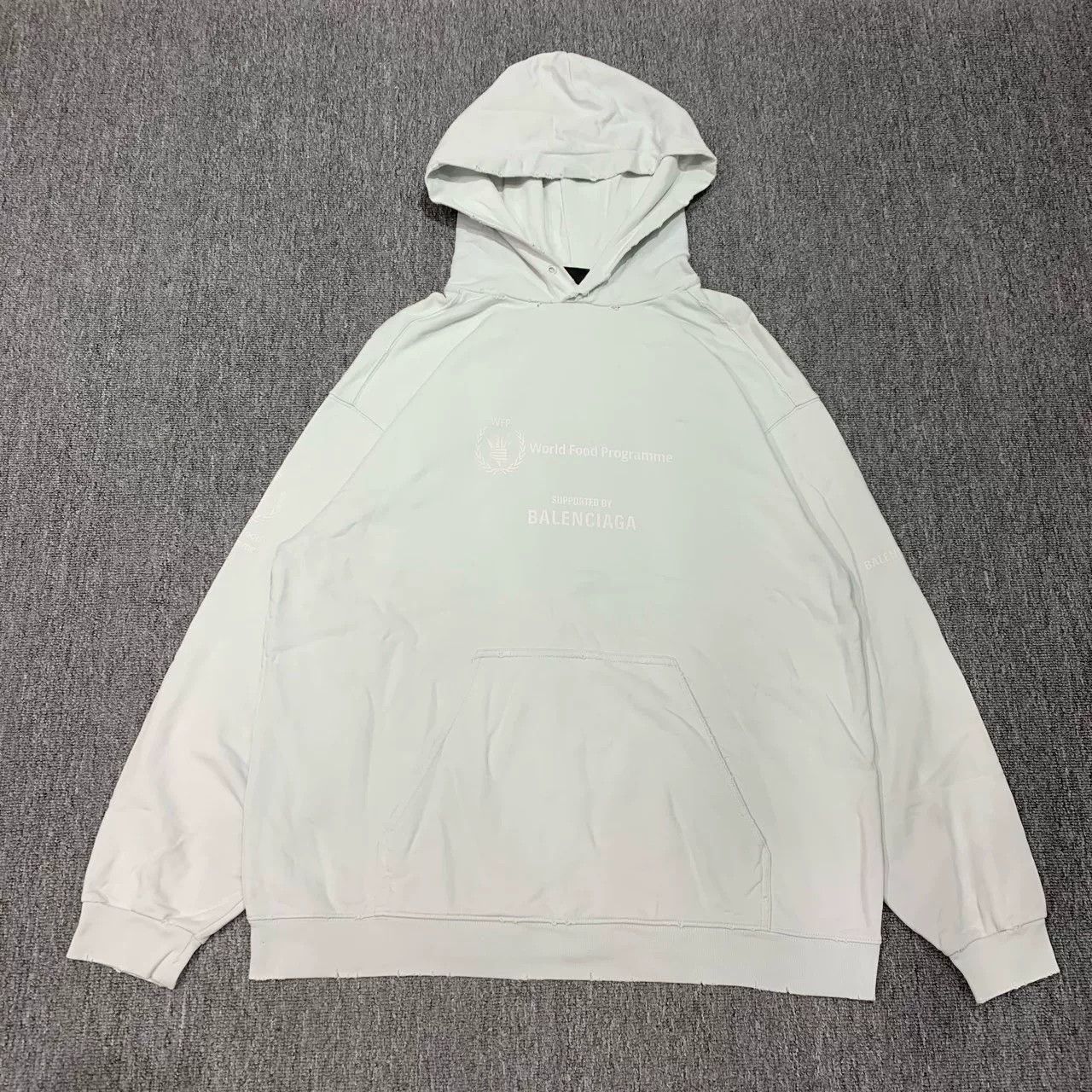 Balenciaga Balenciaga White Green Hoodie Sweatshirt Size US M / EU 48-50 / 2 - 1 Thumbnail