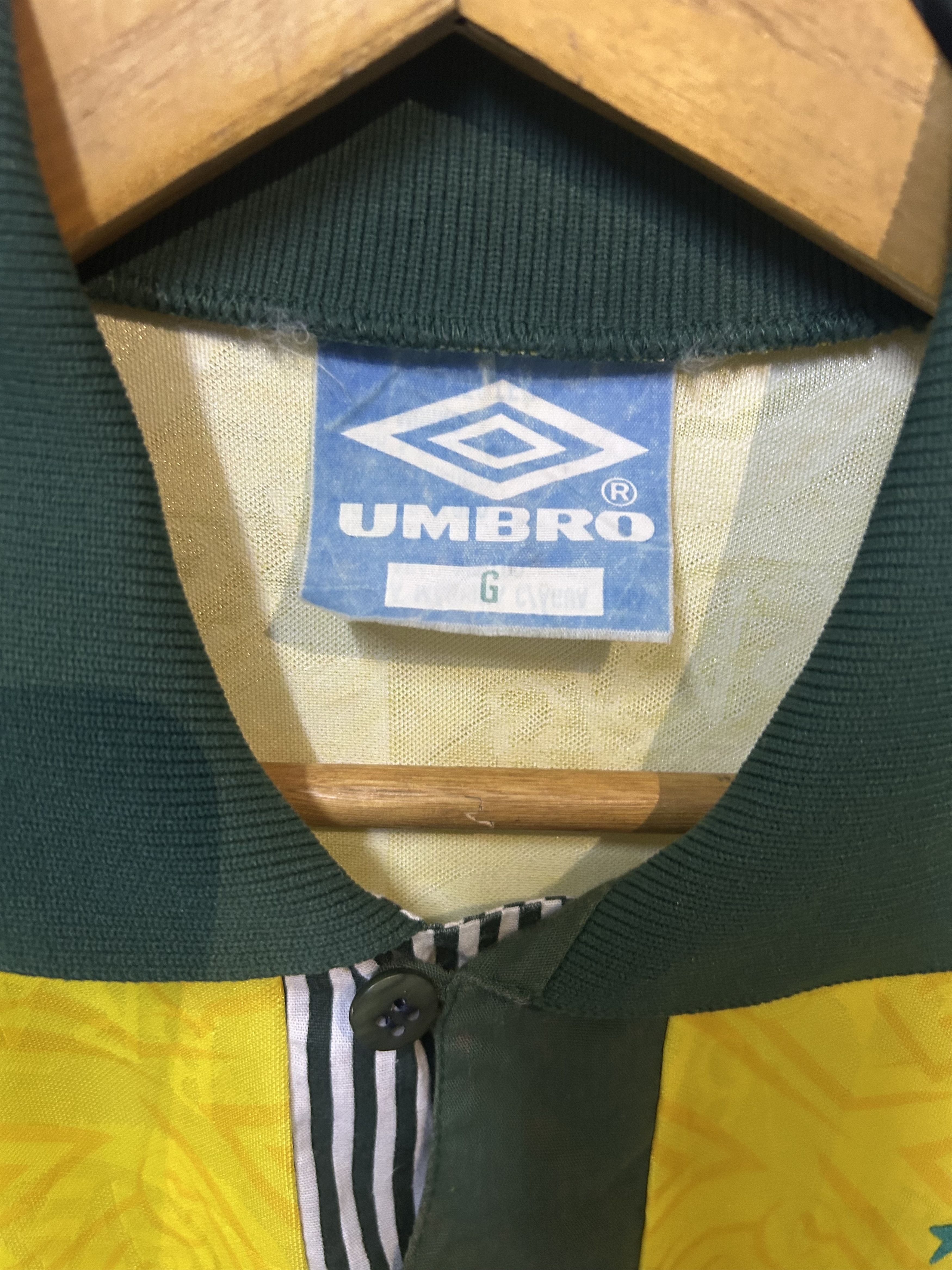 Umbro Rare BRAZIL 1991/1993 #4RicardoRocha soccer jersey UMBRO Size US L / EU 52-54 / 3 - 9 Thumbnail