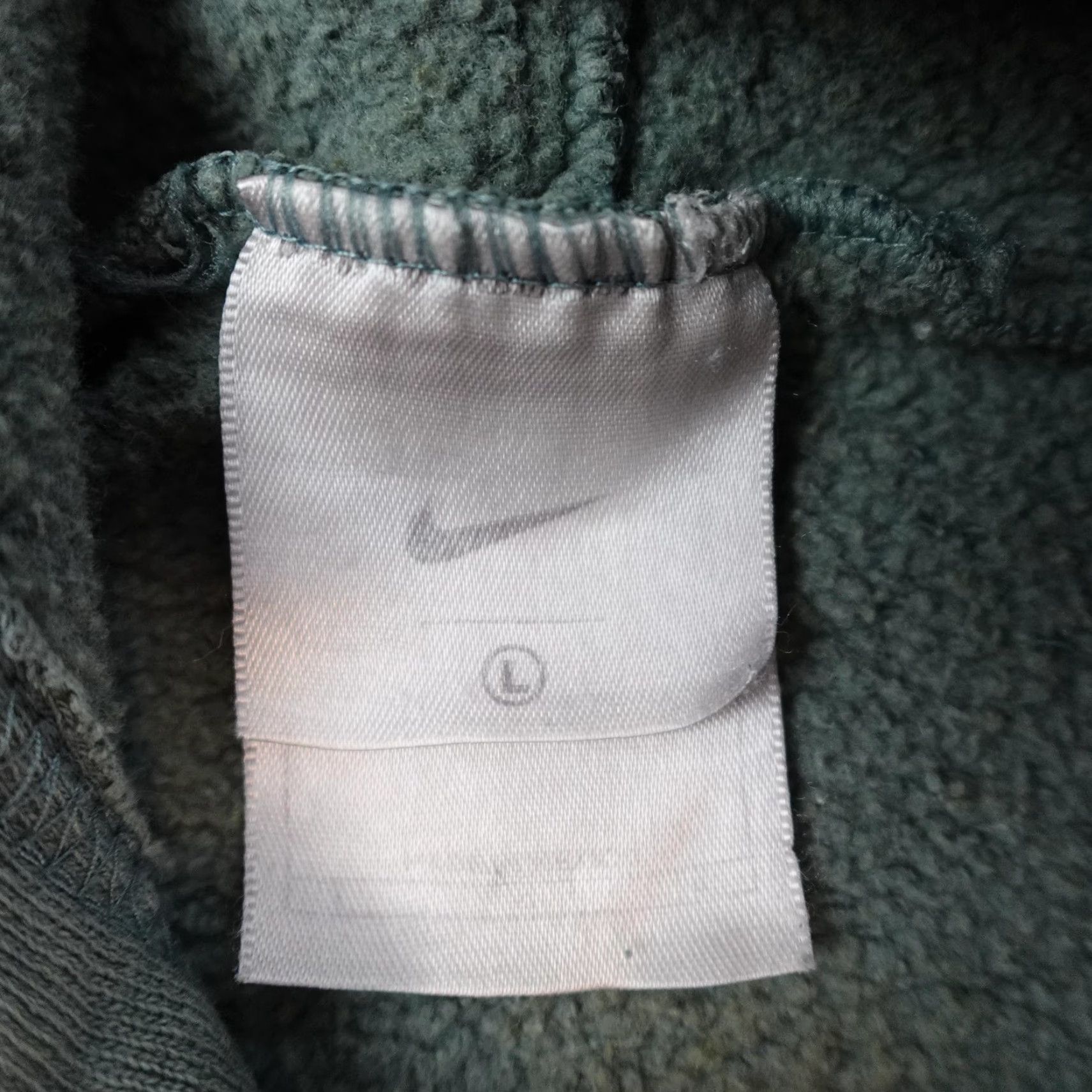 Nike VINTAGE Nike Hoodie Mens Large Green Pullover Swoosh Embroidered Sweatshirt with Kangaroo Pocket Size US L / EU 52-54 / 3 - 6 Thumbnail