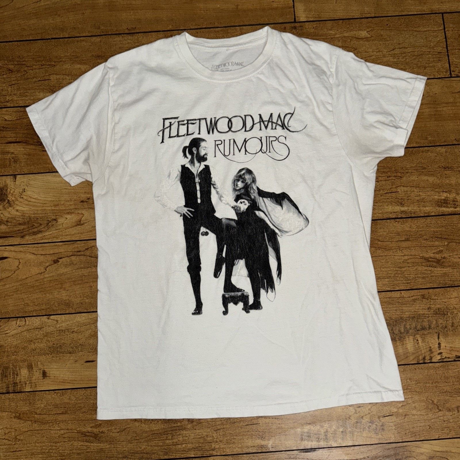 Band Tees Fleetwood Mac Rumours T-Shirt White Large 21x26 Size US L / EU 52-54 / 3 - 1 Thumbnail