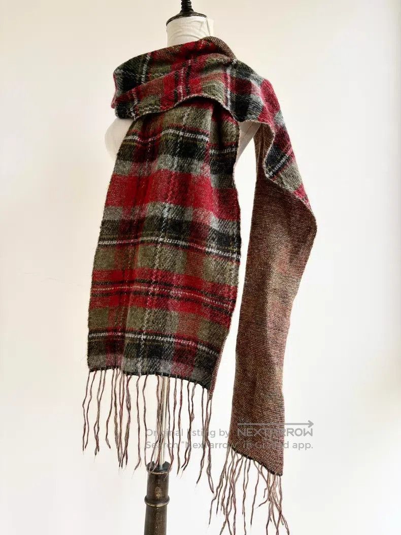 Vivienne Westwood Vivienne Westwood Red and green Christmas plaid Saturn sca Size ONE SIZE - 2 Thumbnail