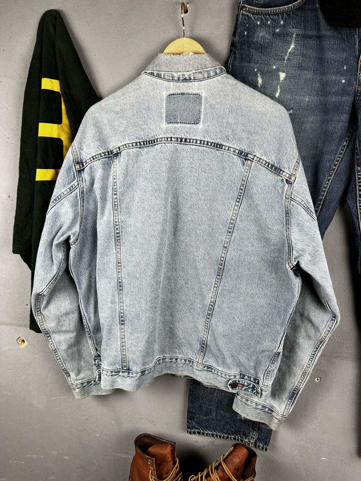 Levi's Levis distressed denim jacket vintage Size US L / EU 52-54 / 3 - 14 Thumbnail