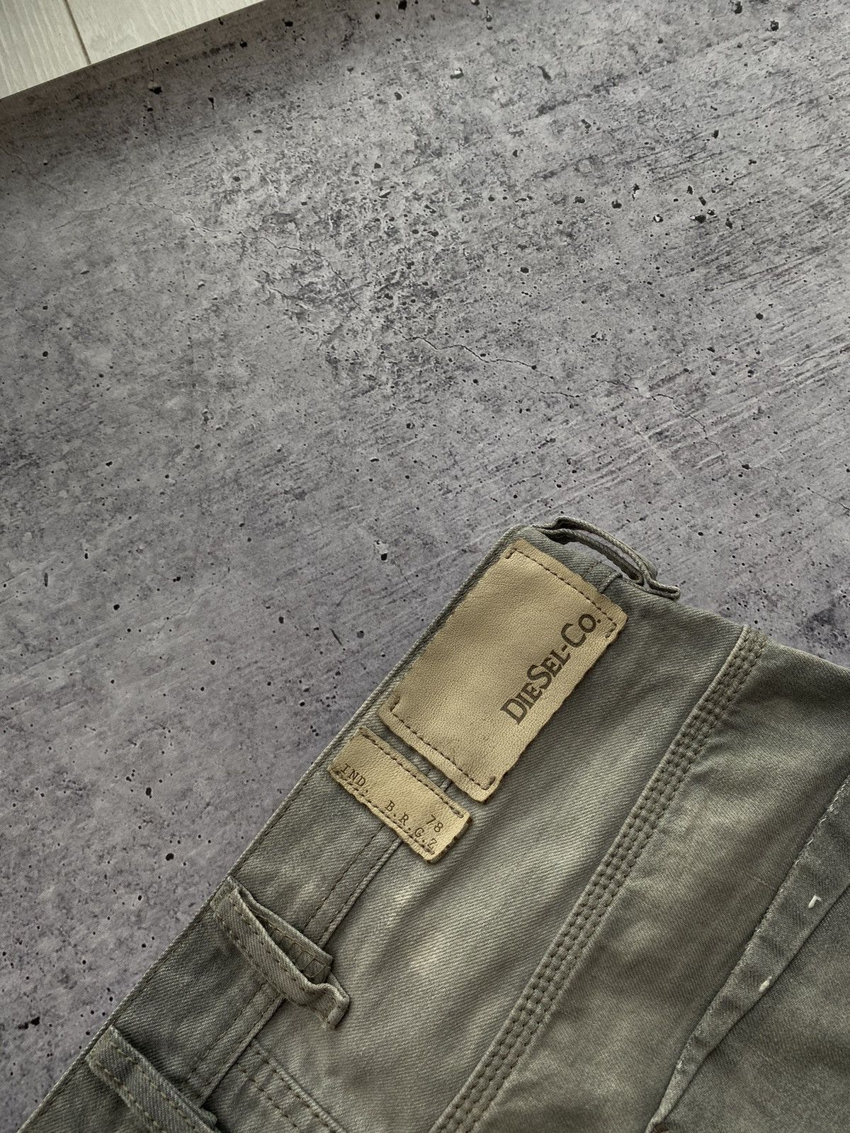 Diesel × Diesel Black Gold Diesel industry krooley Regular slim carrot jeans italy Size US 32 / EU 48 - 16 Thumbnail