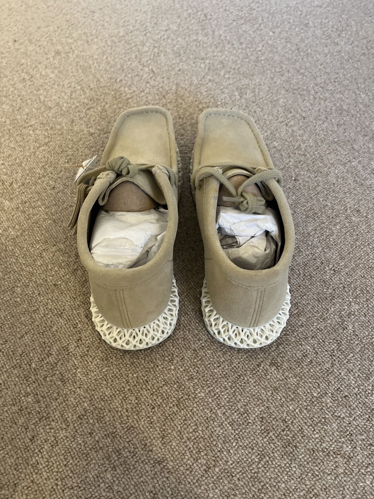 Adidas × Clarks × Ronnie Fieg Clarks Originals x Ronnie Fieg 8th St Wallabee Beige Cream Size US 8 / EU 41 - 2 Thumbnail