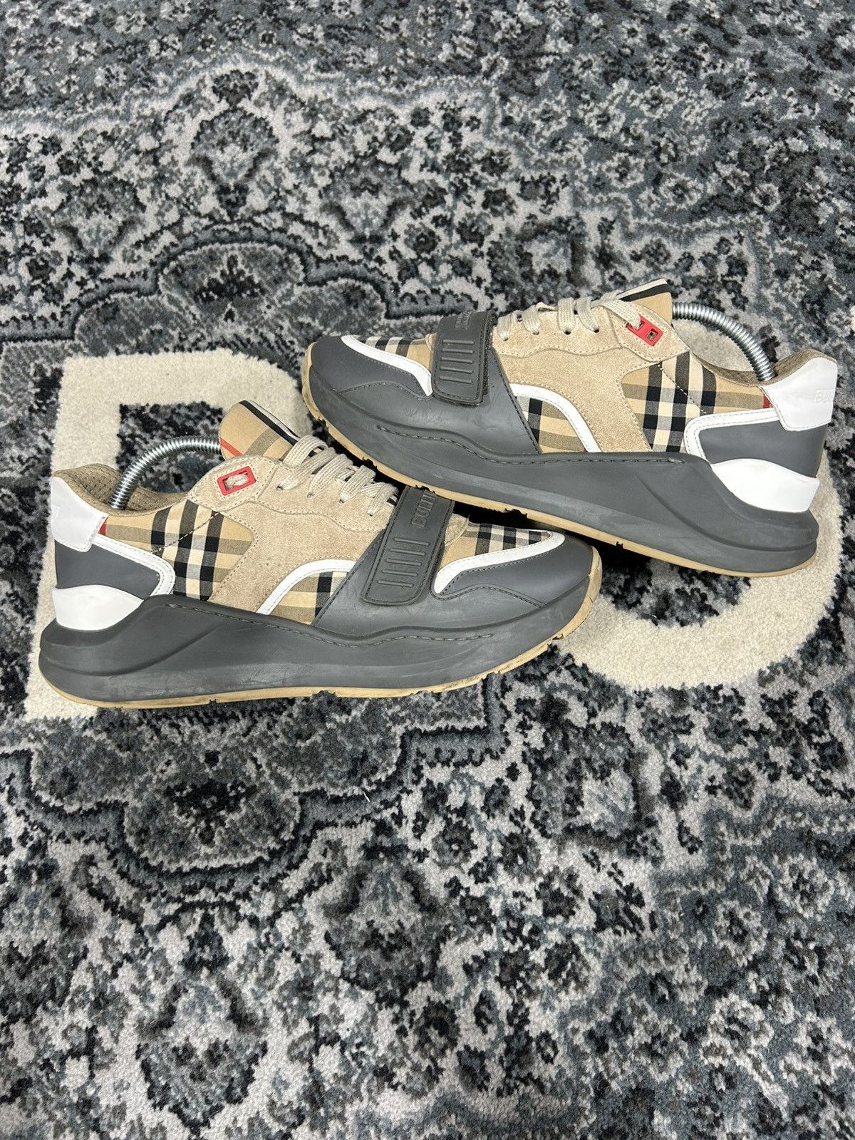 Burberry Size 11US/44EU