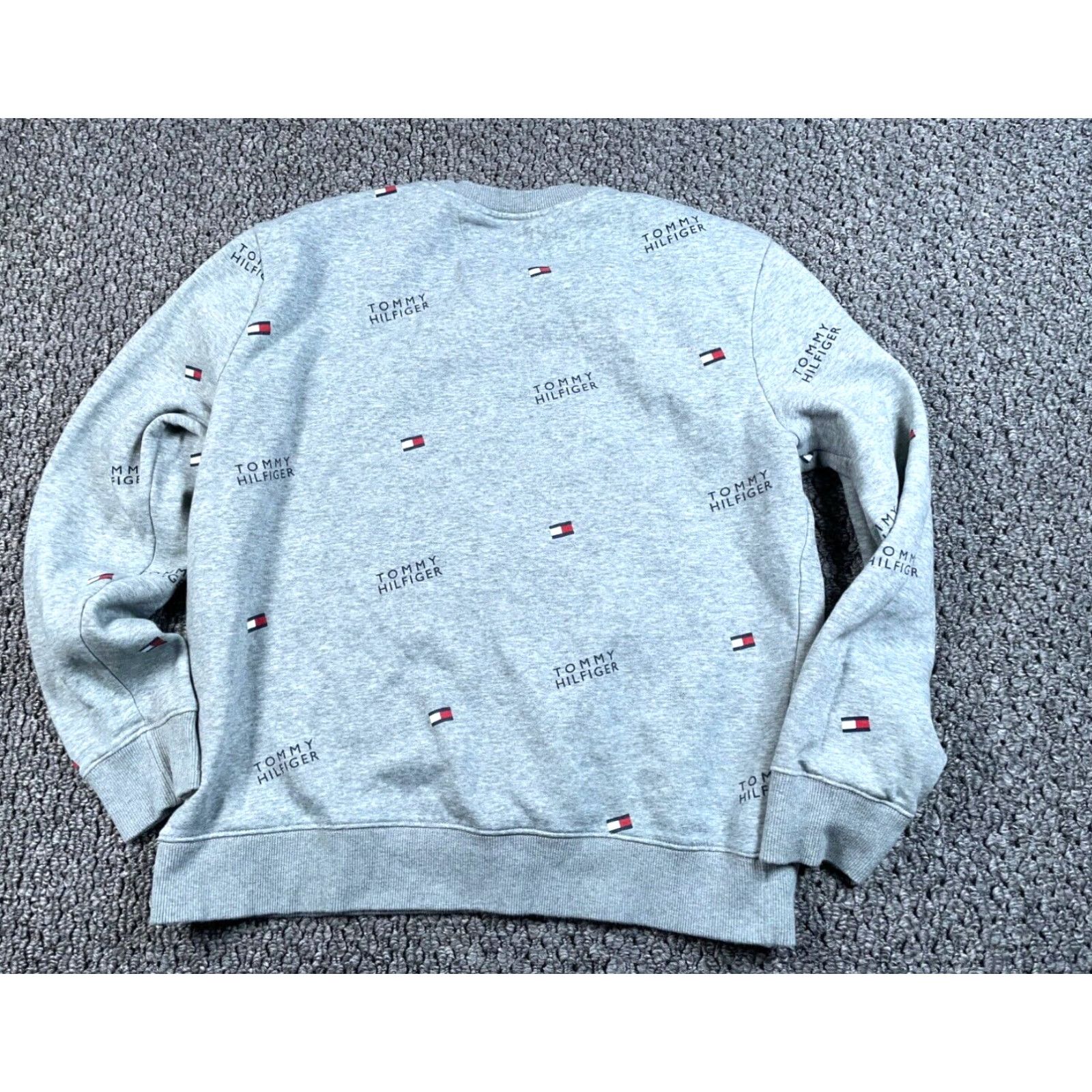 Tommy Hilfiger Tommy Hilfiger All Over Spell Out Sweatshirt Adult Large Gray Crewneck AOP Size US L / EU 52-54 / 3 - 2 Thumbnail