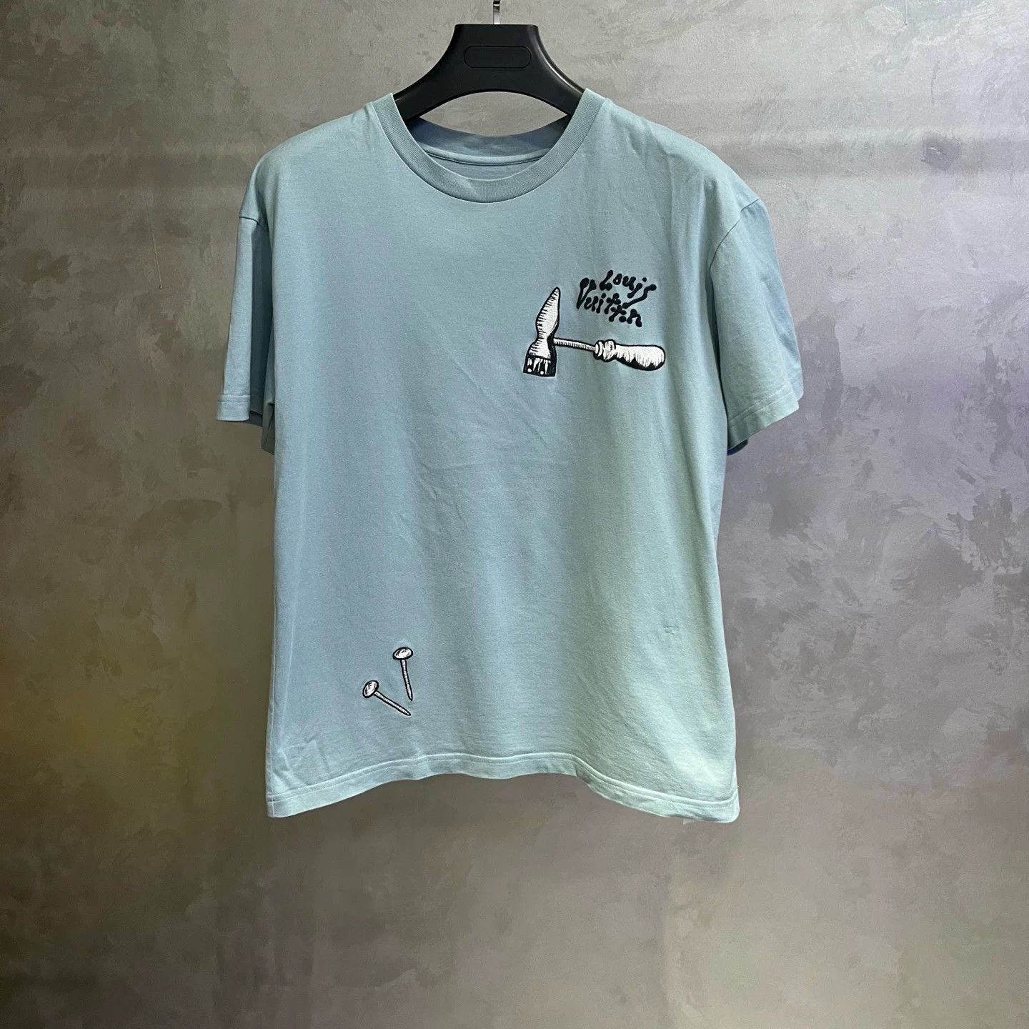 Louis Vuitton Louis Vuitton Embroidered Graphic Blue T-Shirt S Women Size S / US 4 / IT 40 - 1 Thumbnail