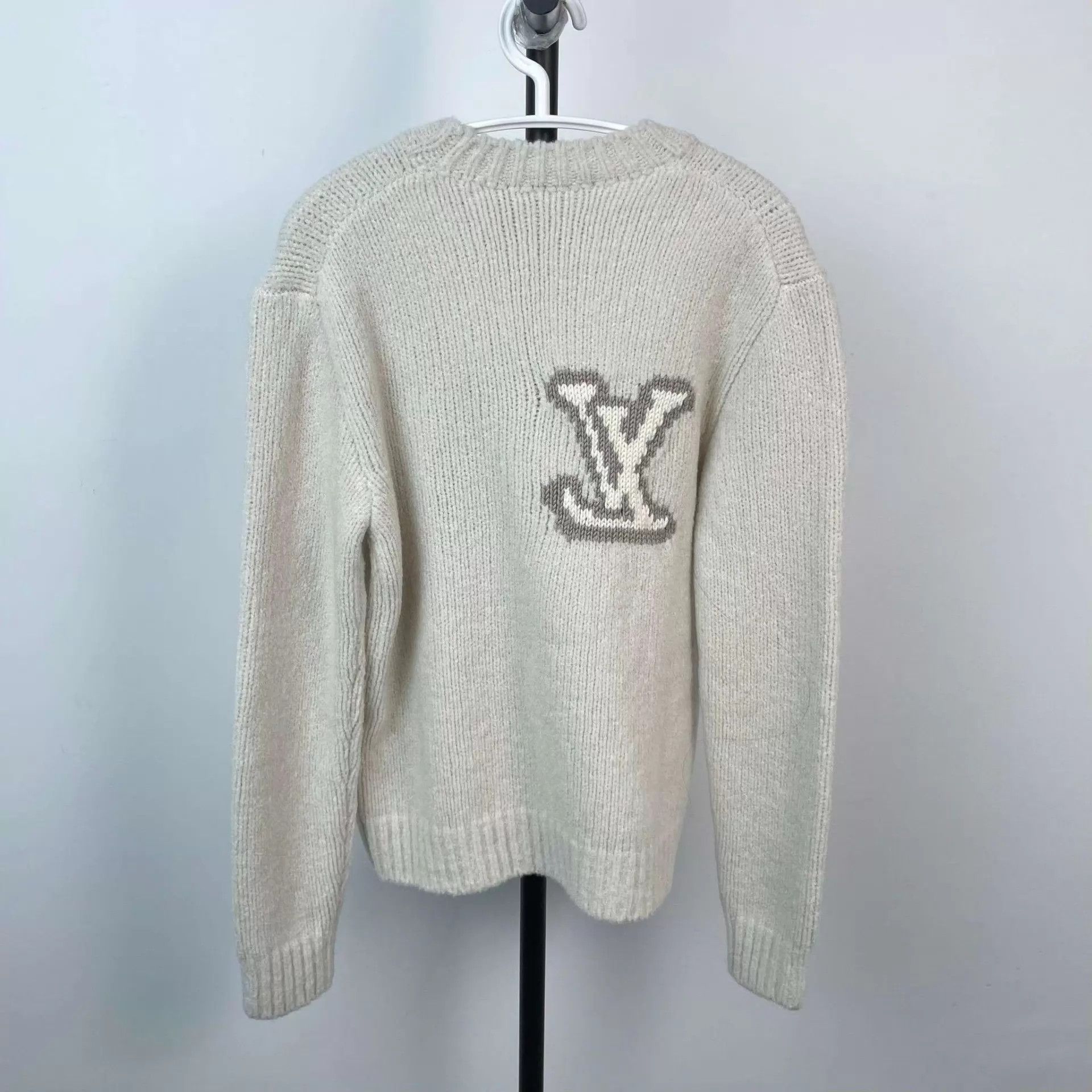 Louis Vuitton LV big logo white cashmere sweatshirt new with tags Size US XS / EU 42 / 0 - 2 Thumbnail