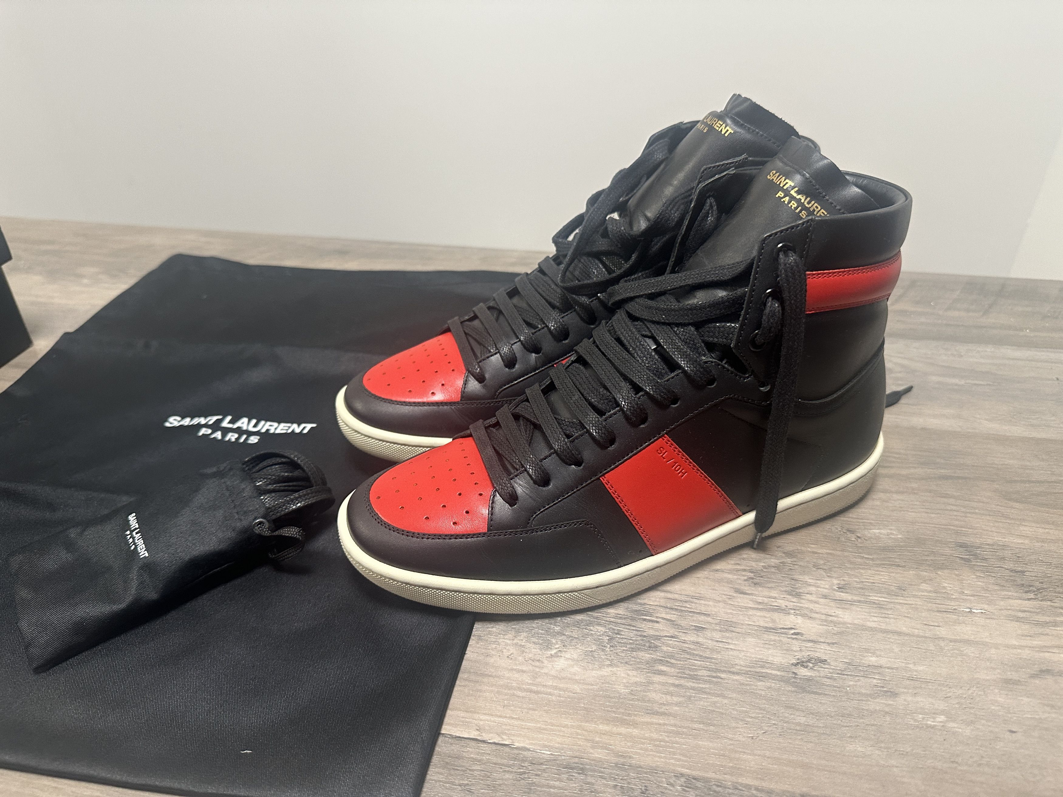 image of Saint Laurent Paris Sl10H High-Top Sneaker in Black/Red, Men's (Size 8)