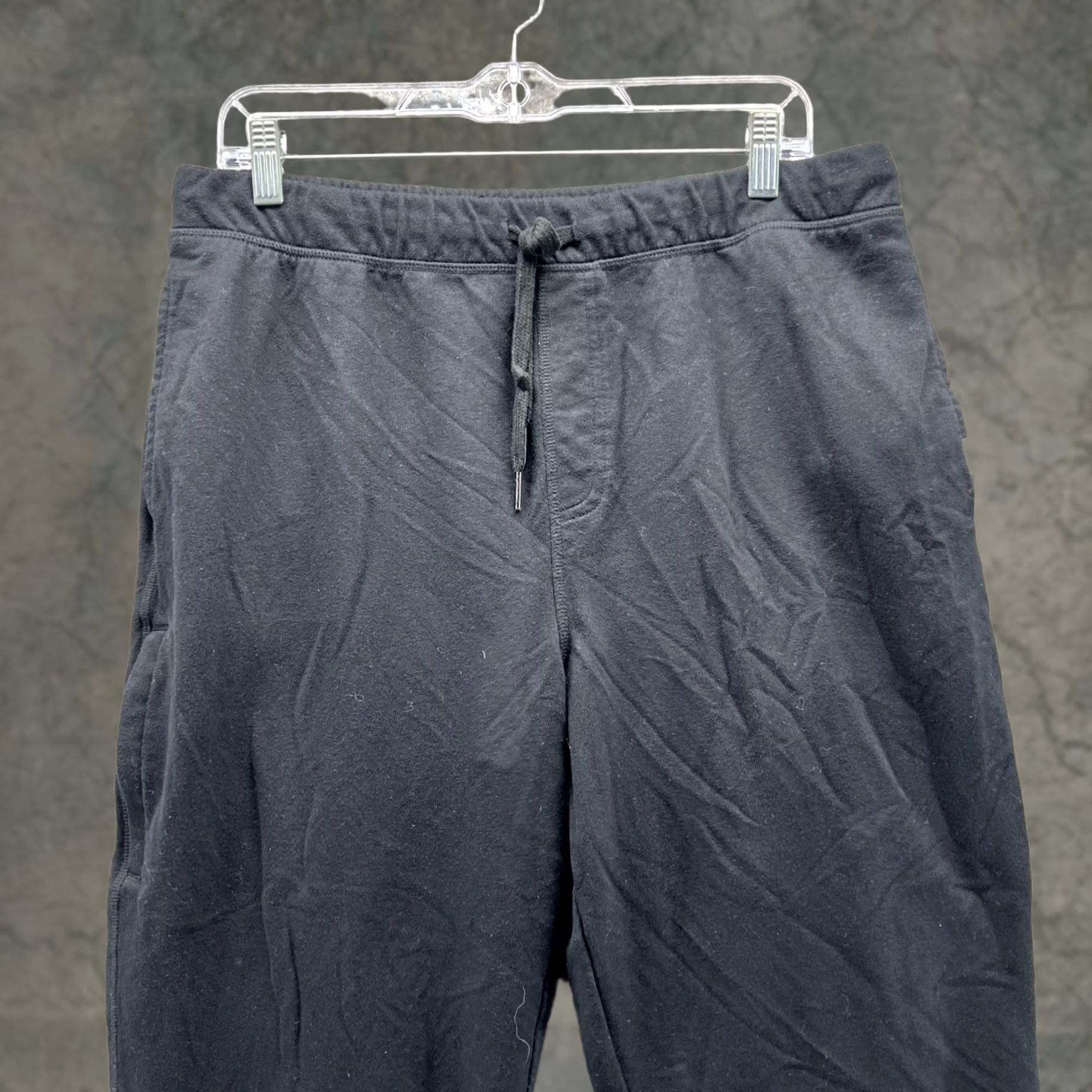 Eddie Bauer Eddie Bauer Sweatpants Men Large Adult Black Athletic Training Polyester Stretch Pants Casual Regular Fit Inseam 26 in Pockets Size US 33 - 1 Thumbnail