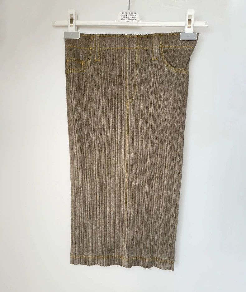 Issey Miyake issey miyake size:5 Pleated denim skirt Size 42" / US 20 - 1 Thumbnail