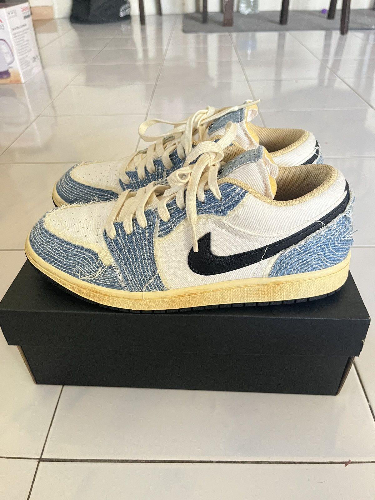 Jordan Brand × Nike Nike Air Jordan 1 SE Size US 8.5 / EU 41-42 - 2 Thumbnail
