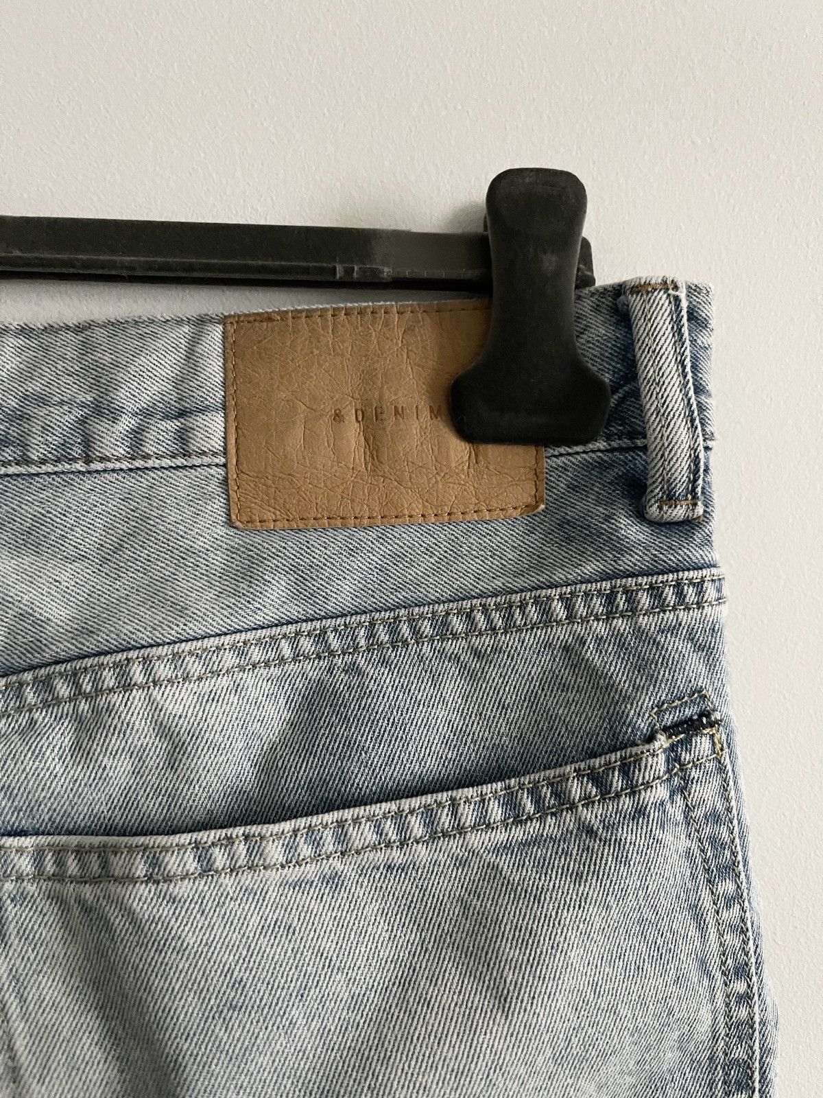 H&M STEAL! H&M Vintage Line Distressed Jean Shorts (32) Size US 32 / EU 48 - 7 Thumbnail