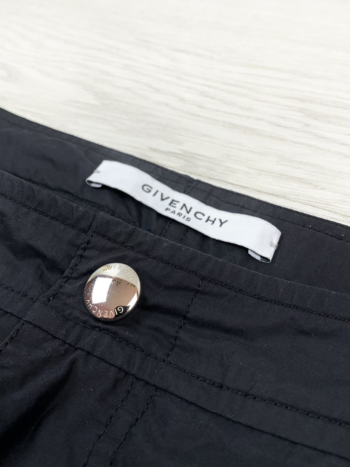 Givenchy Givenchy Rottweiler Embroidered Dog Swimming Shorts Size M-L Size US 32 / EU 48 - 4 Thumbnail
