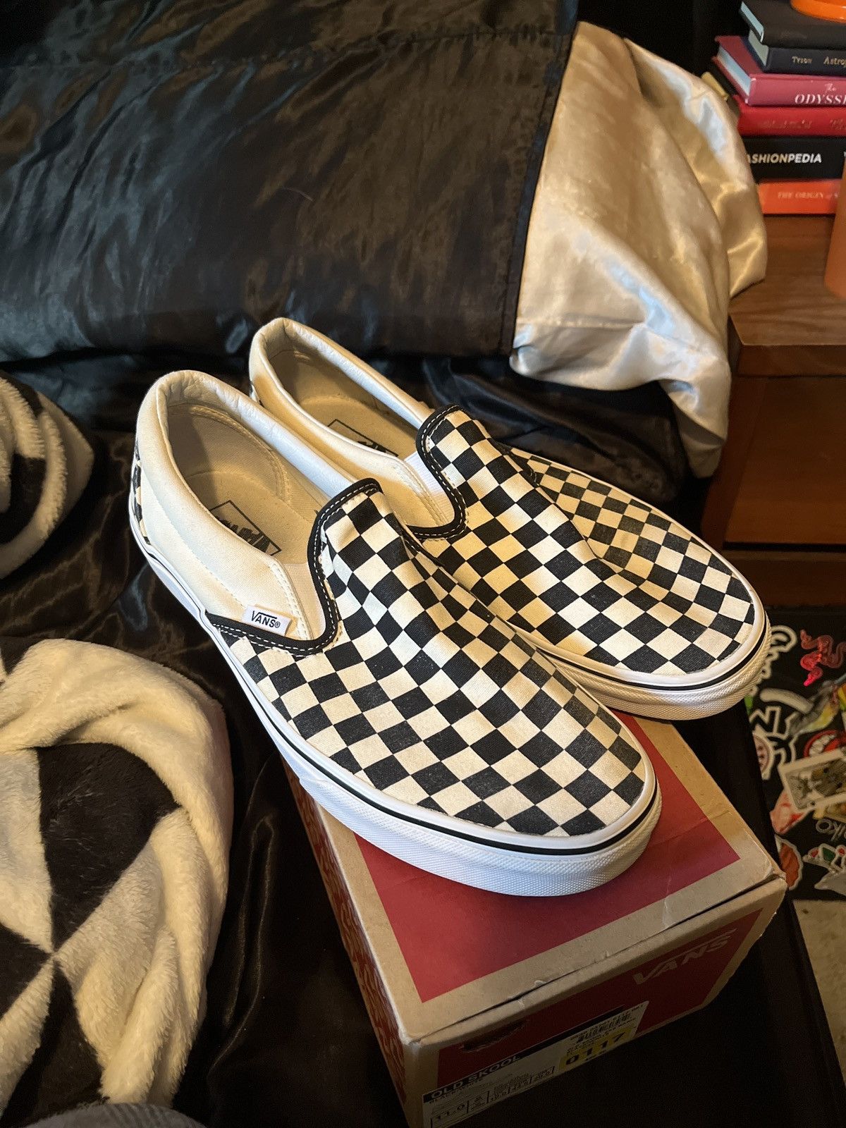 Shops vans checkerboard box