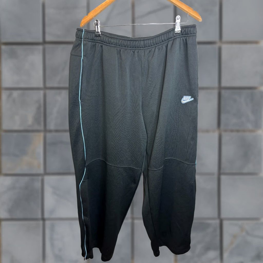 Nike Nike Track Pants Men 2XL Black 100% Polyester Dri-FIT Gym Running Pockets Adjustable Waist Tapered Inseam 25 in Modern Casual Essentials Size US 39 - 1 Thumbnail
