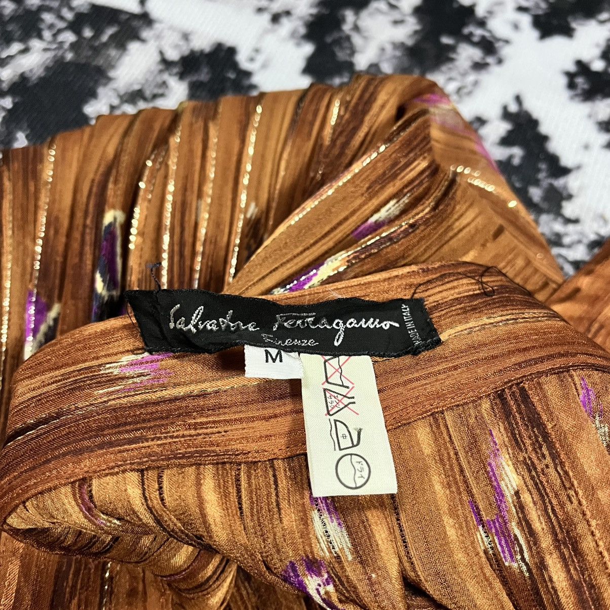 Salvatore Ferragamo × Vintage Vintage Salvatore Ferragamo Pleated Skirt Size 27" / US 4 / IT 40 - 15 Thumbnail